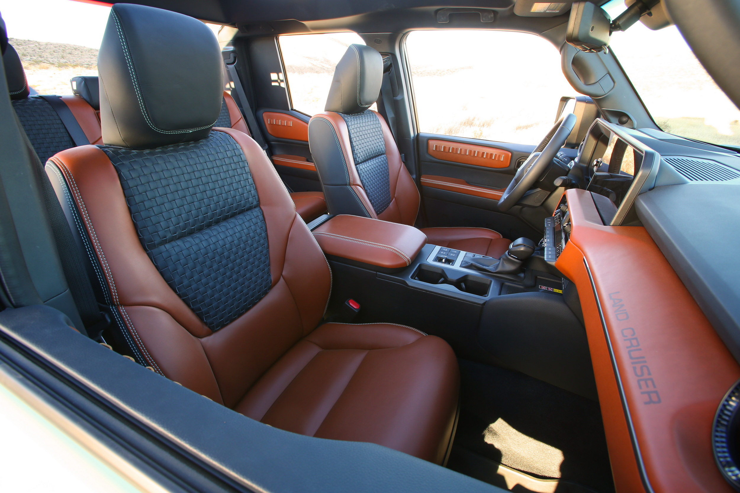 Toyota Land Cruiser ROX - 2024 SEMA (33)