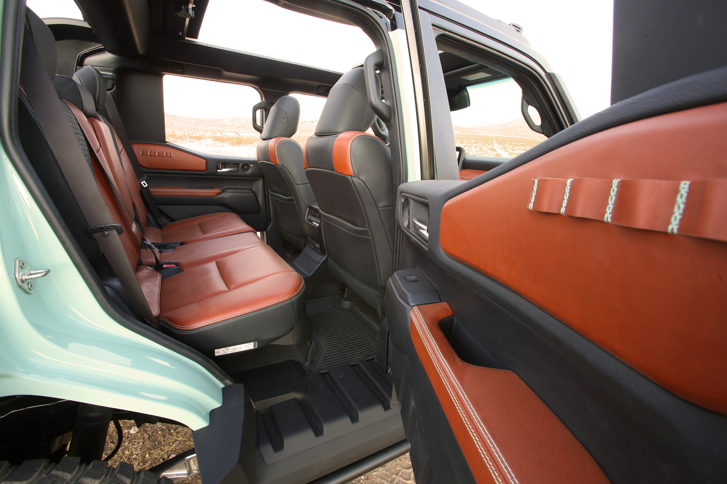 Toyota Land Cruiser ROX - 2024 SEMA (34)
