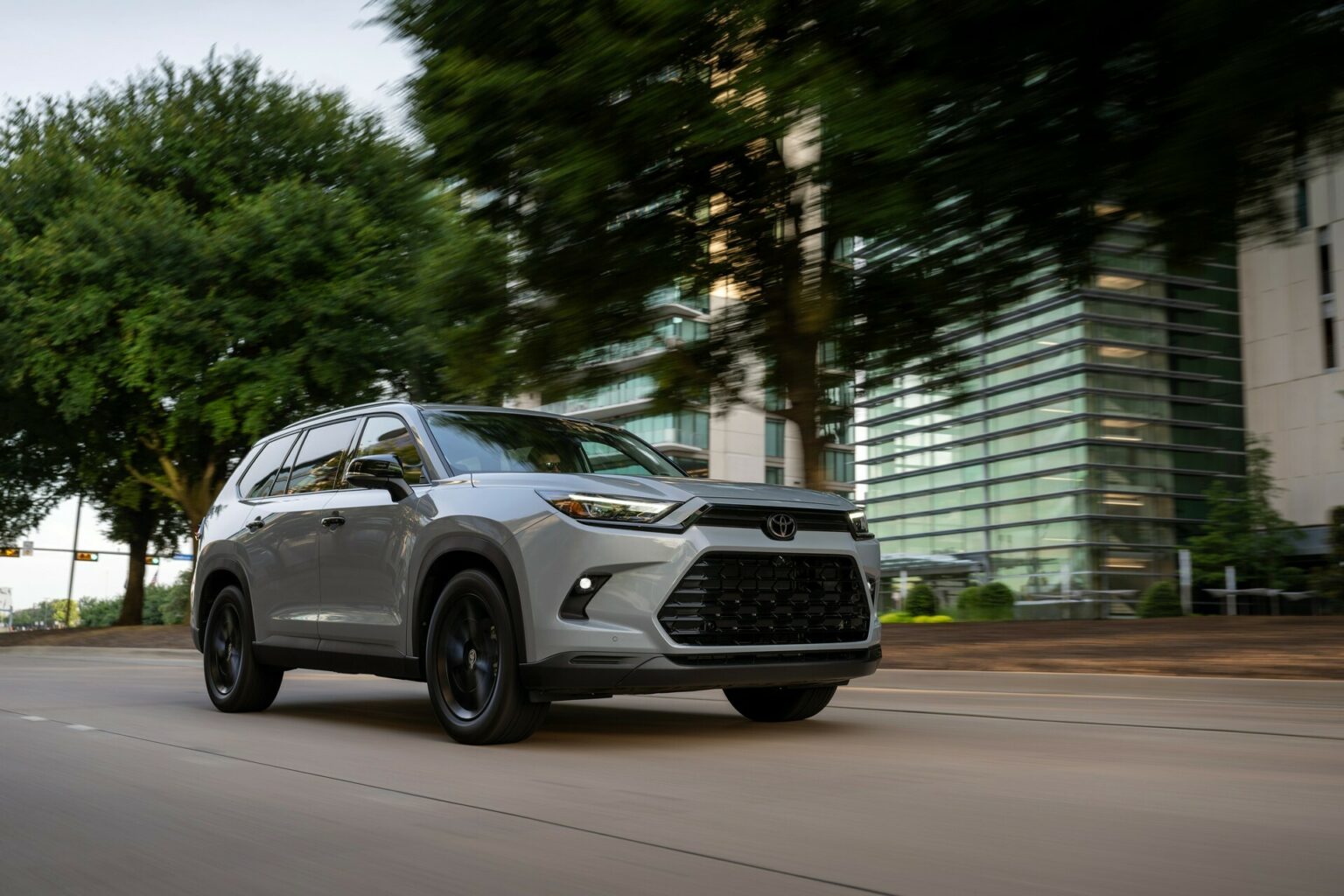 2025 Toyota Grand Highlander Is $2,460 Cheaper, Adds Blacked-Out ...