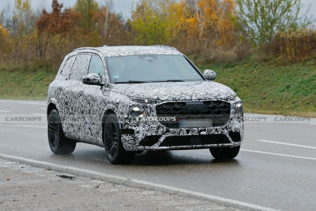  Foto zu 2026 Audi Q7 And SQ7 Show Their Differences In New Spy Photos 