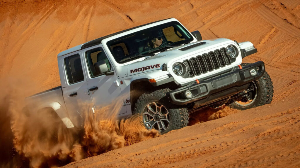  Jeep Gladiator Sales Are Tanking, Union Blames 4xe Plug-In Model Delay
