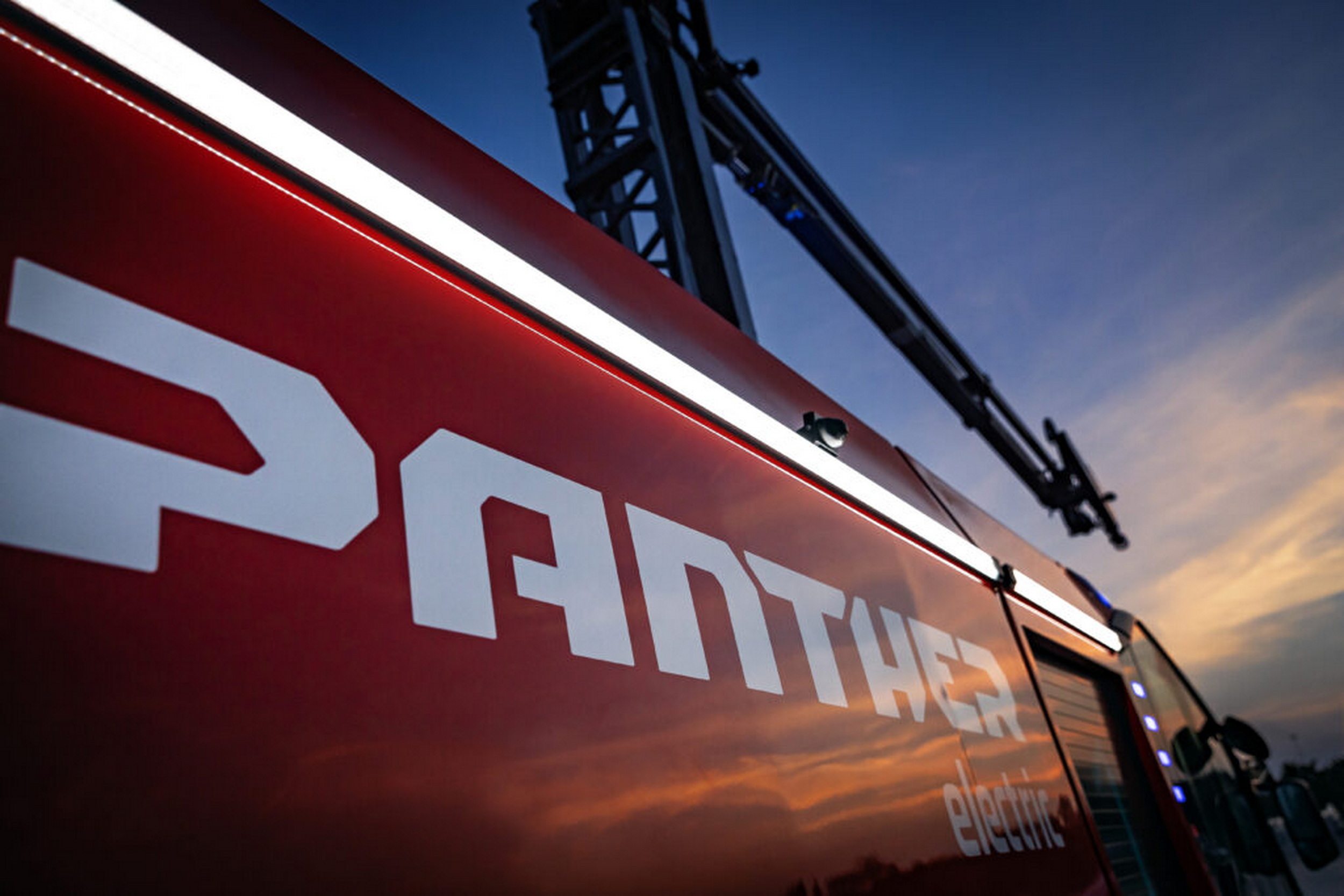 PANTHER 6x6 Electric (5)