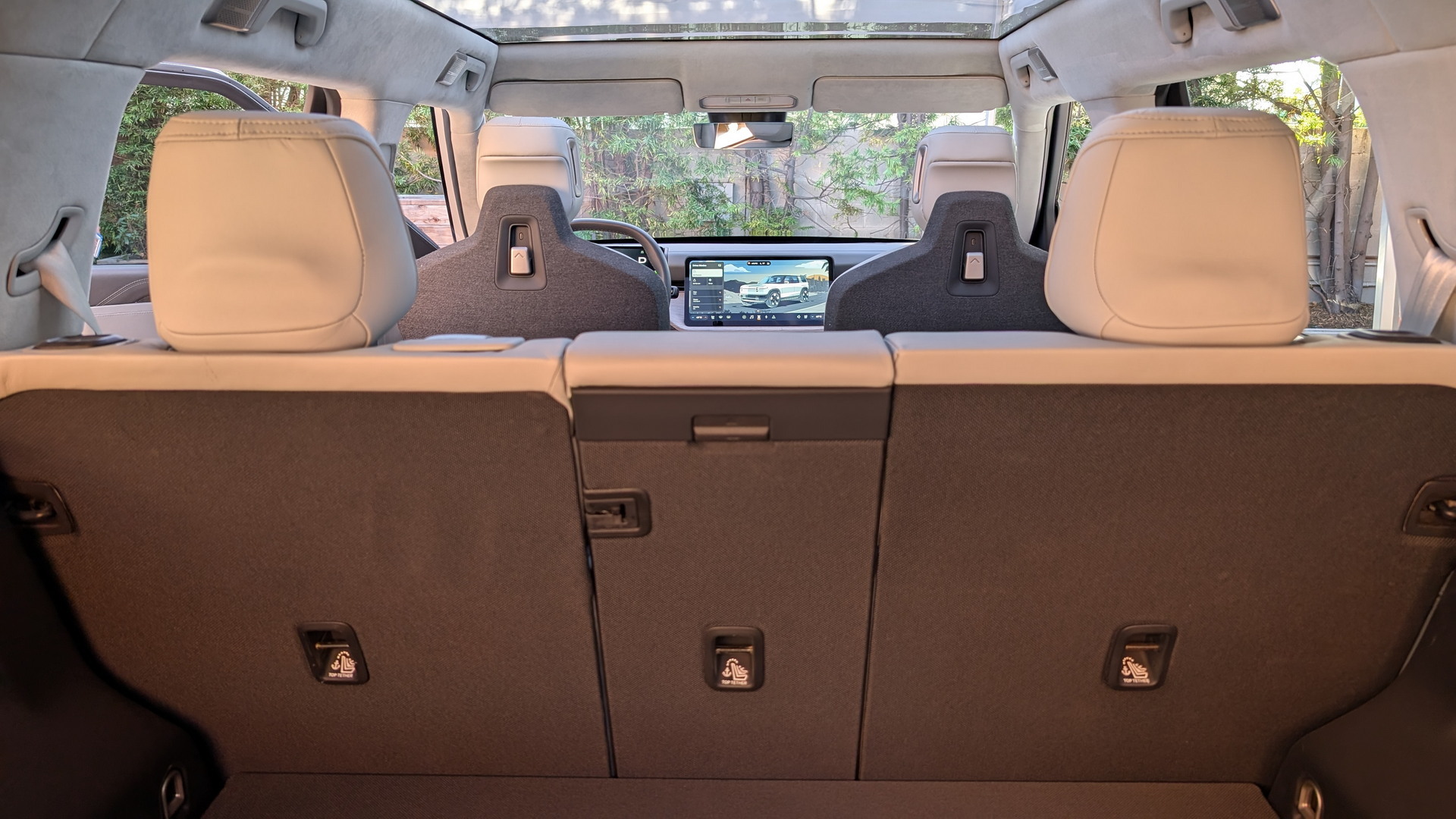 Rivian R2S 3 by Stephen Rivers for Carscoops
