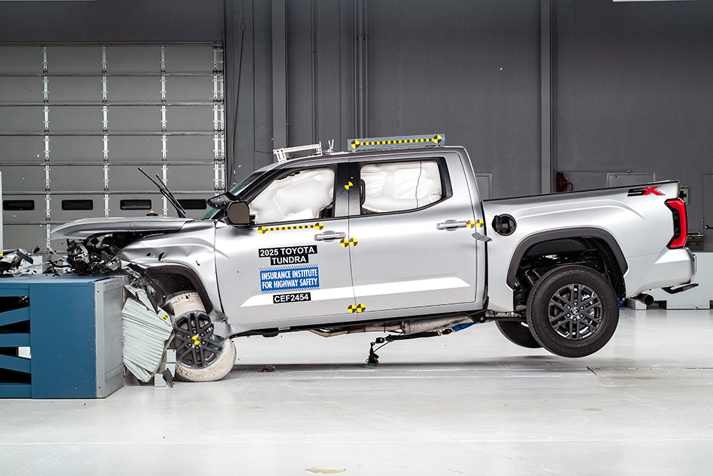 Suburu Rivian Subaru Forester And Rivian R1 Win IIHS Top Safety Pick, Bronco Sport ...