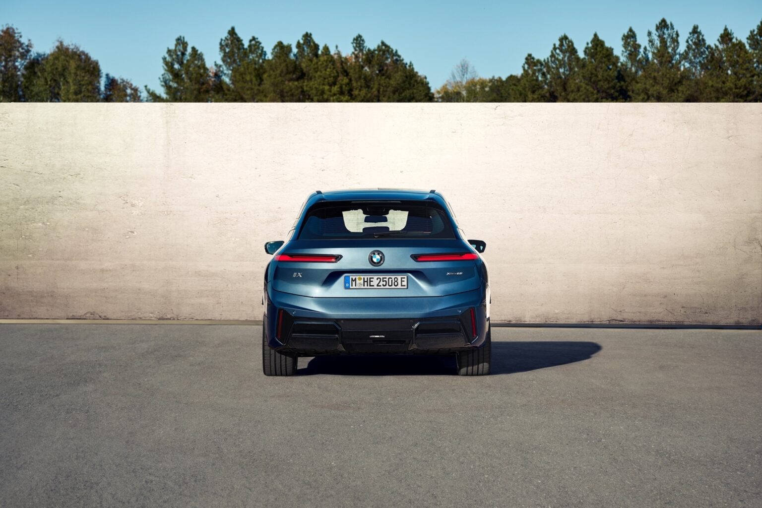 BMW Bumps 2026 iX Driving Range Up To 364 Miles | Carscoops