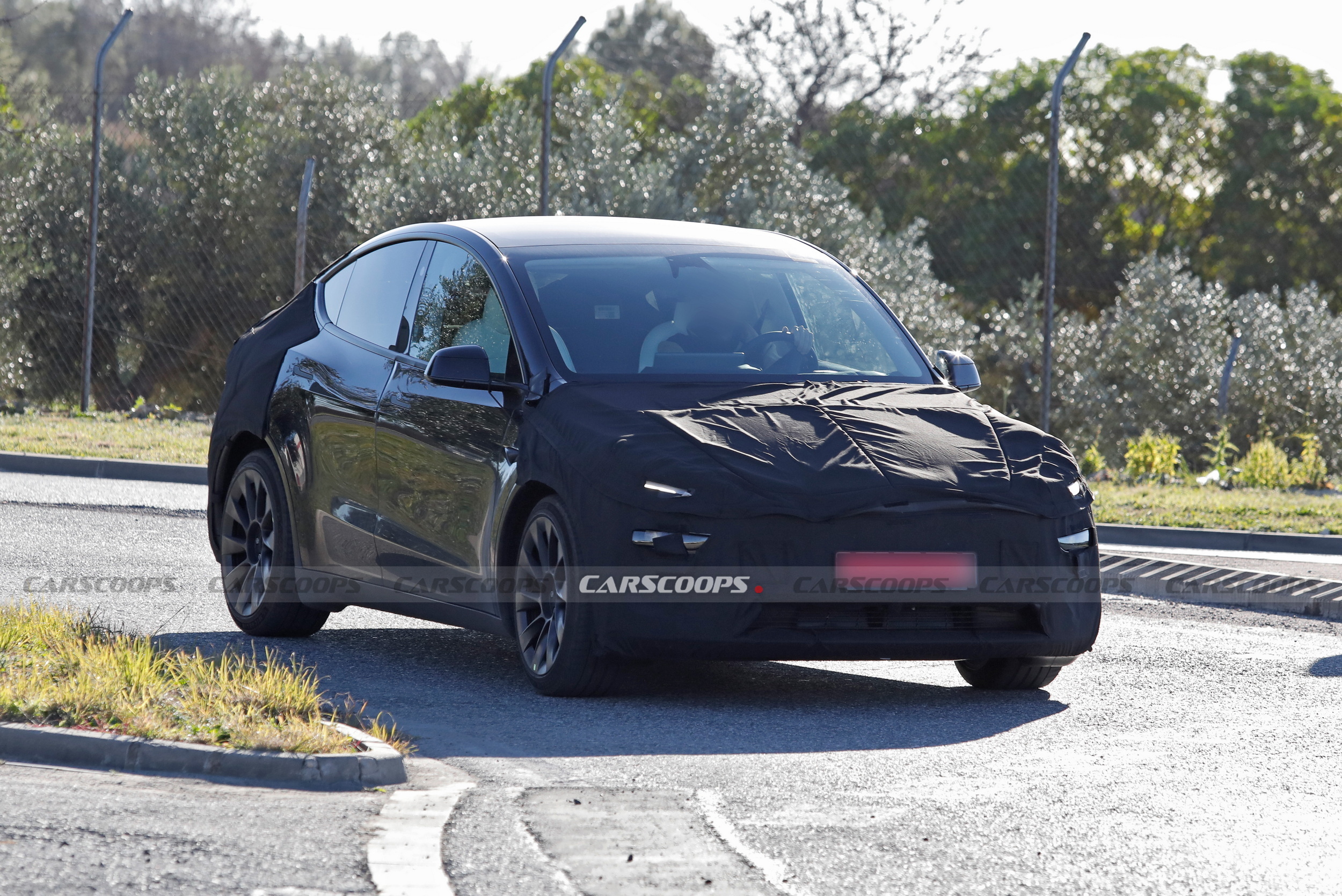 2026 Tesla Model Y Juniper - Scoop (1)
