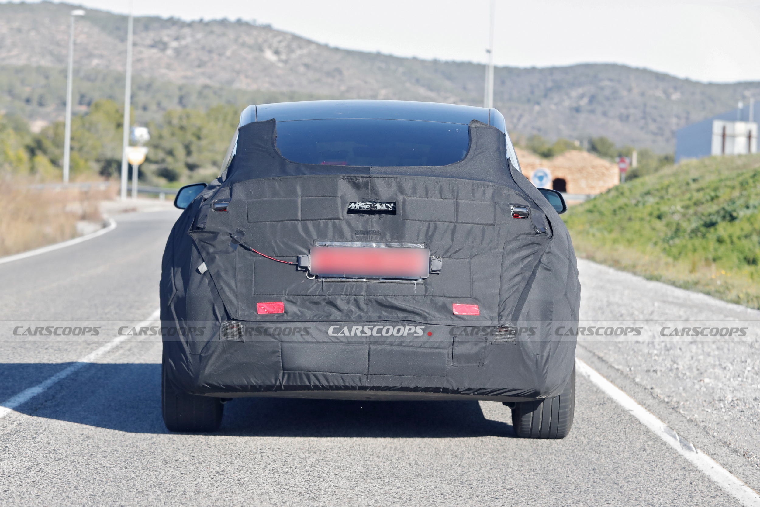 2026 Tesla Model Y Juniper - Scoop (12)