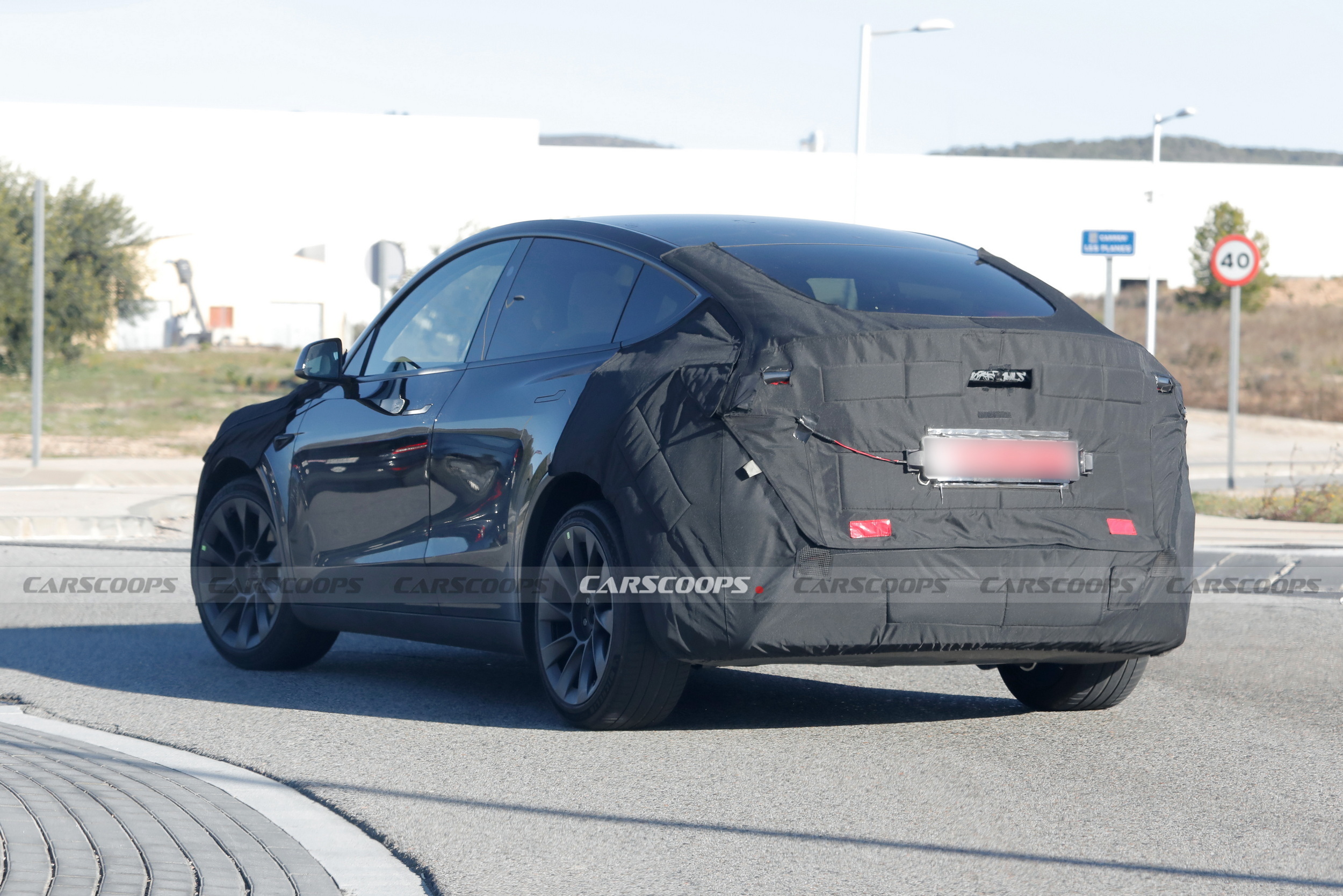 2026 Tesla Model Y Juniper - Scoop (13)