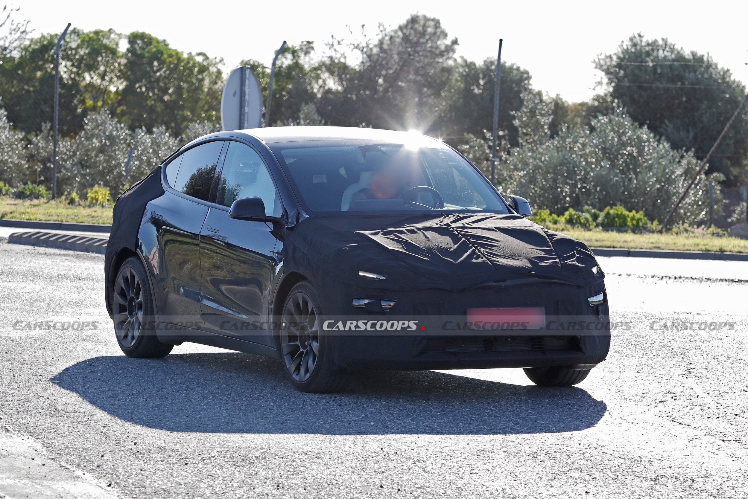 2026 Tesla Model Y Juniper - Scoop (3)