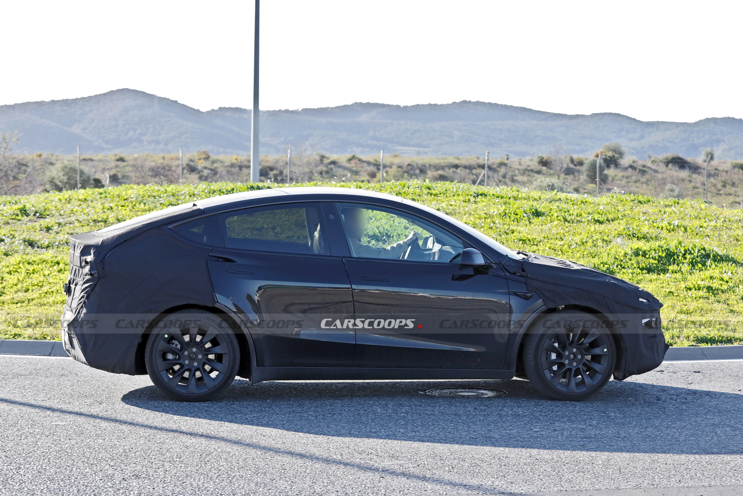 2026 Tesla Model Y Juniper - Scoop (7)
