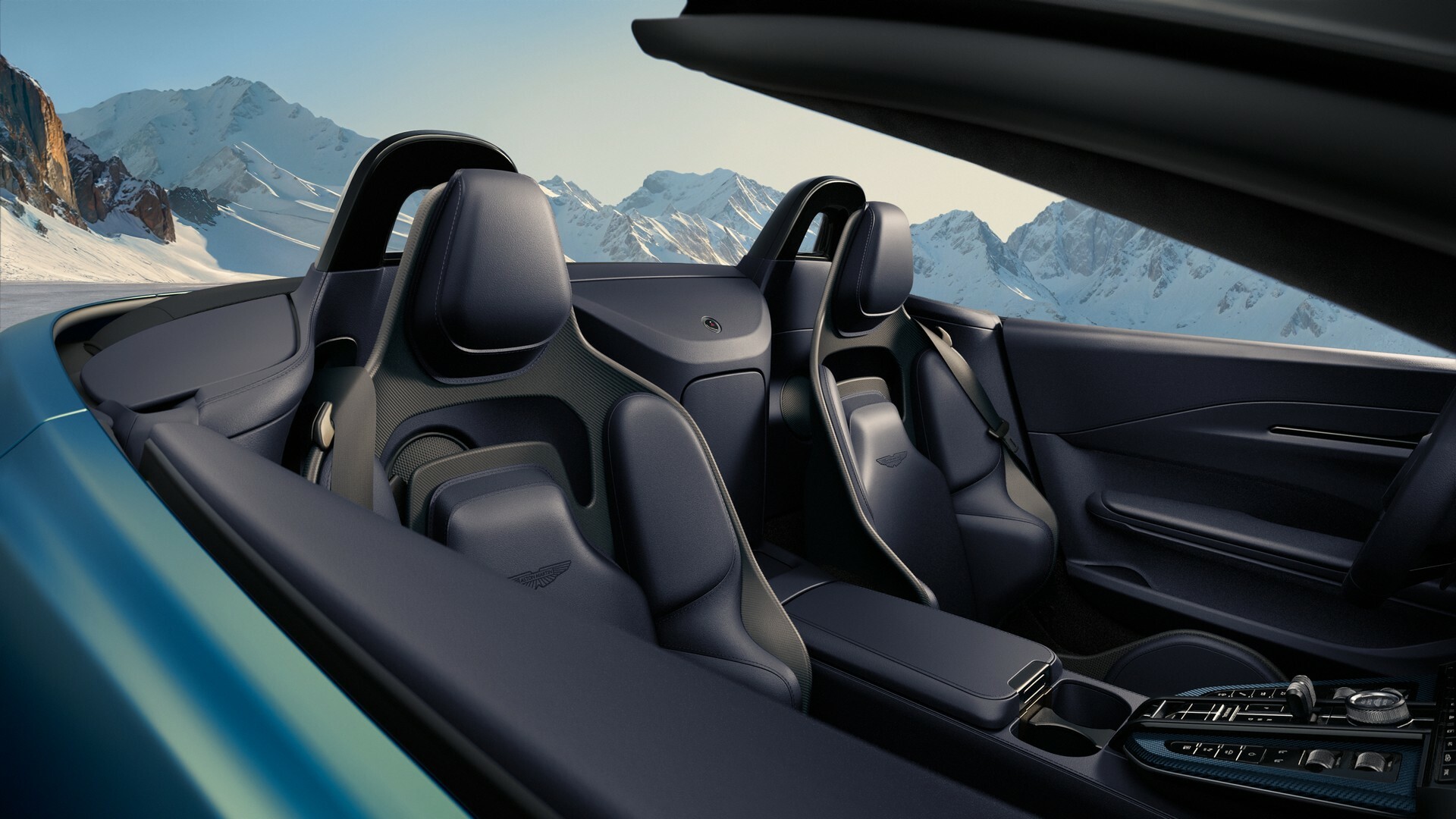 Aston Martin Vantage Roadster - 15