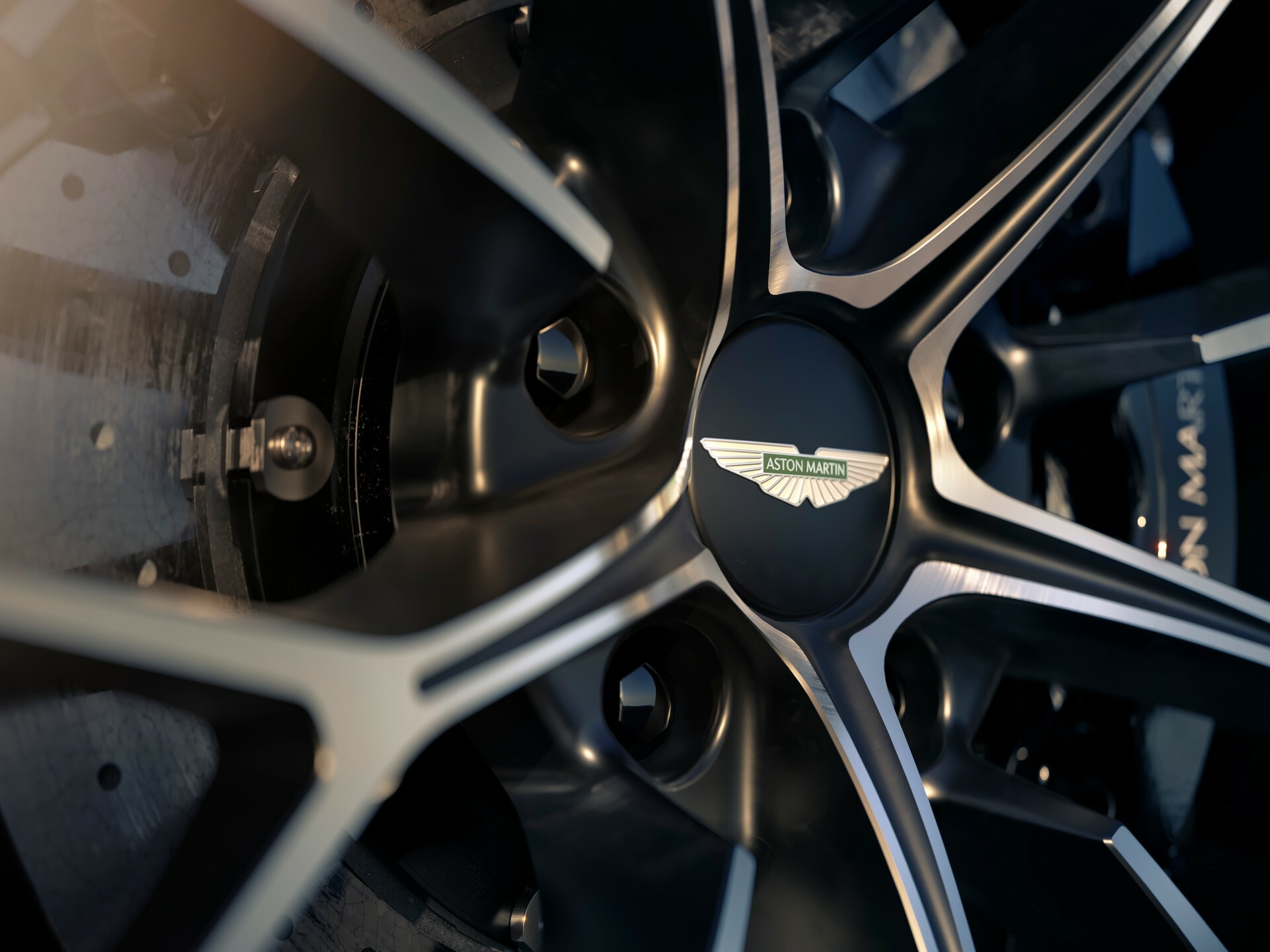 Aston Martin Vantage Roadster - 24