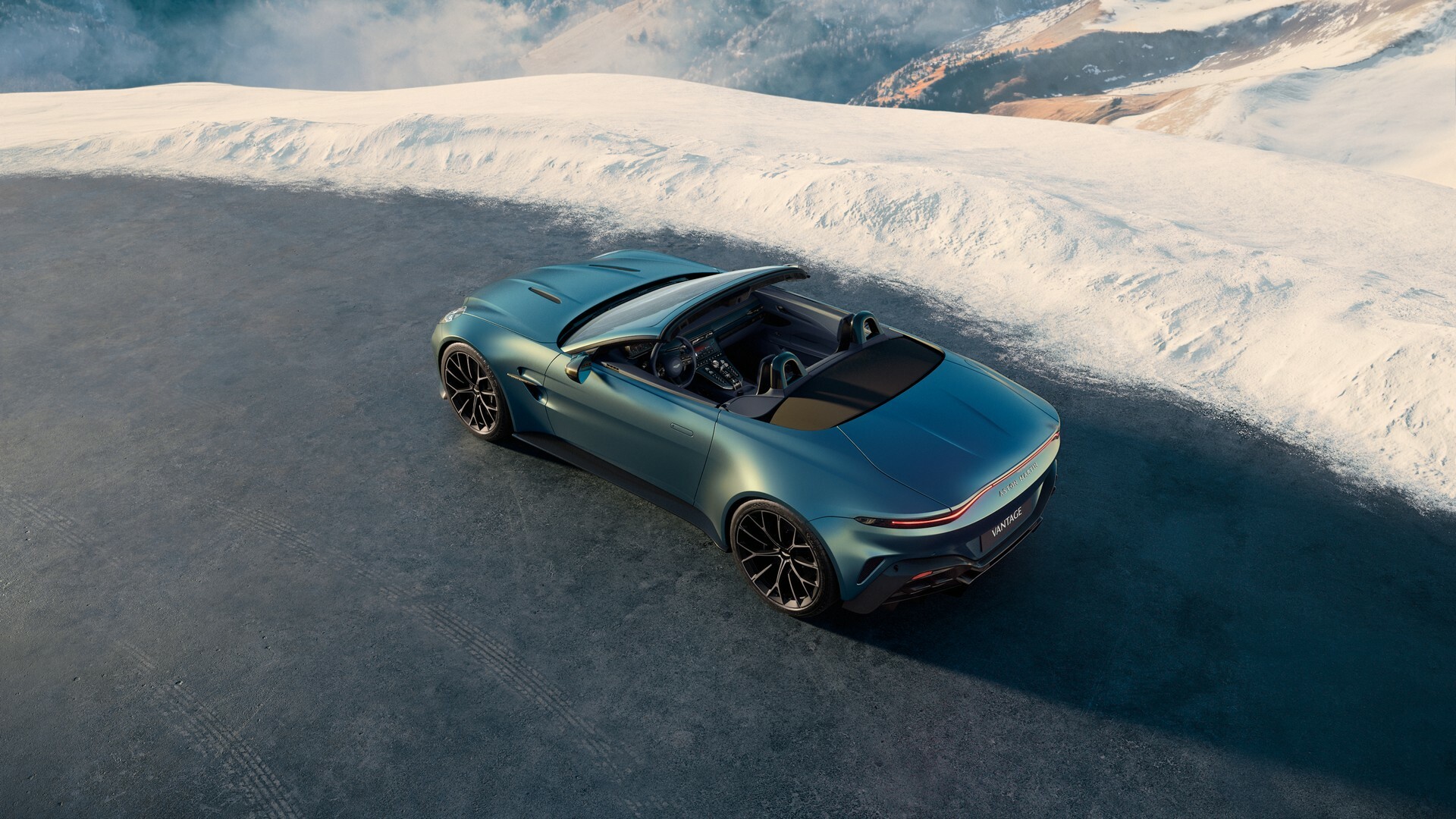 Aston Martin Vantage Roadster - 8