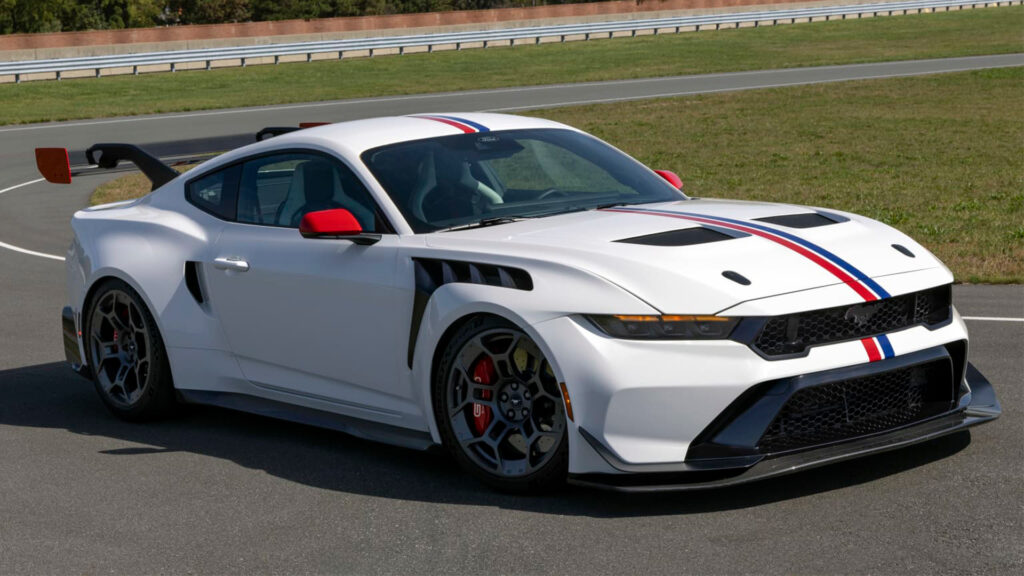  America&rsquo;s Everyday Corvette ZR1X Hypercar Versus The World