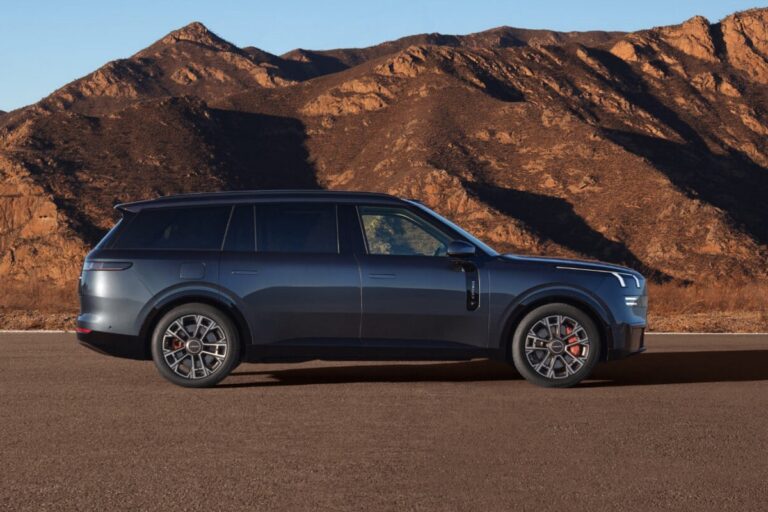 Lynk & Co’s 900 Plug-In Hybrid SUV Has Two 30-Inch 6K Screens And Up To ...