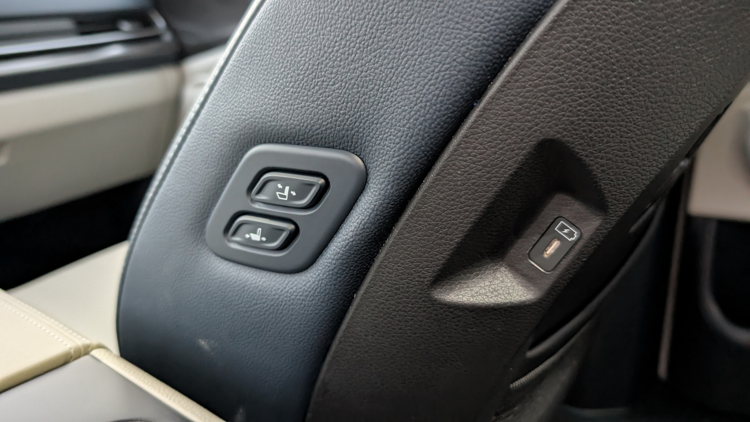 2025 Kia Carnival Hybrid Review: Smart Updates Make A Good Minivan Great