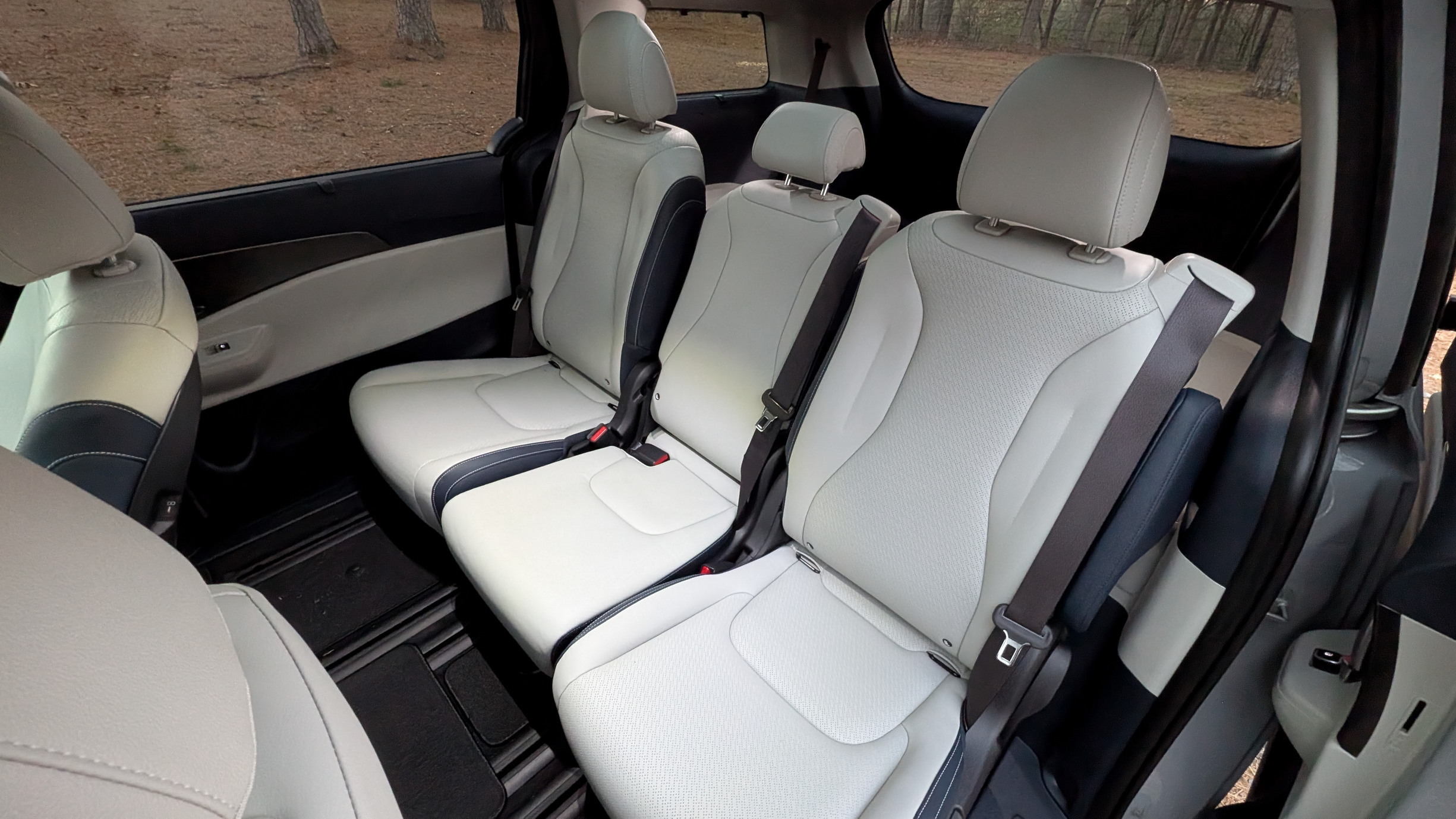 2025 Kia Carnival Hybrid Review: Smart Updates Make A Good Minivan ...