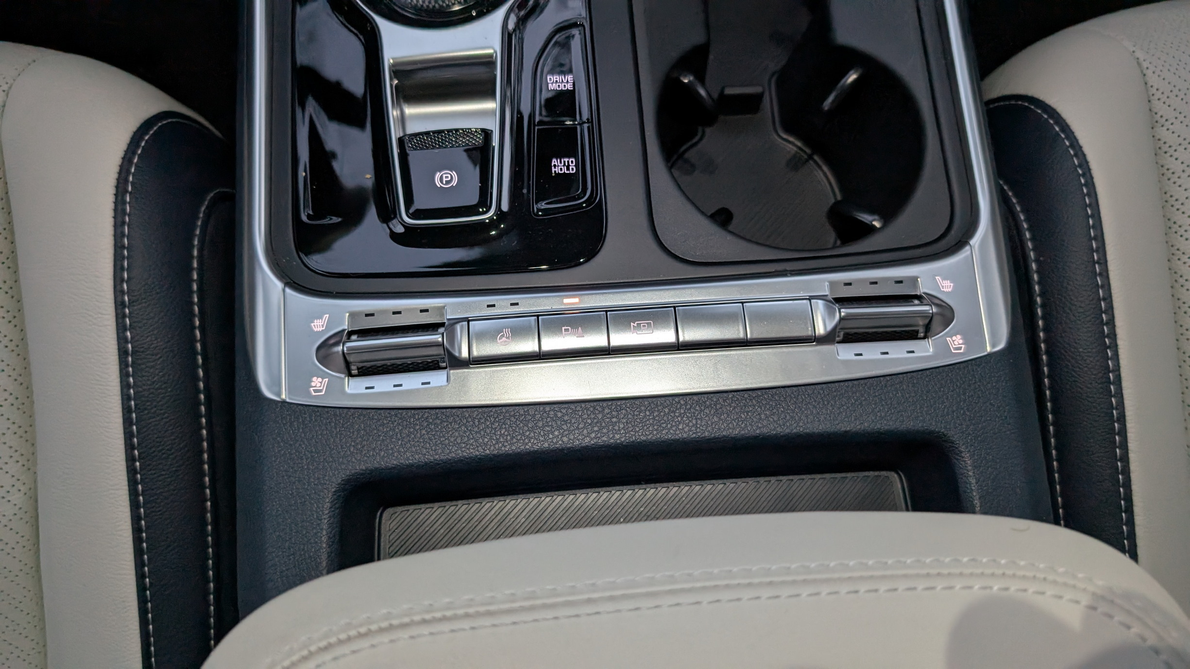 2025 Kia Carnival Hybrid Review: Smart Updates Make A Good Minivan Great
