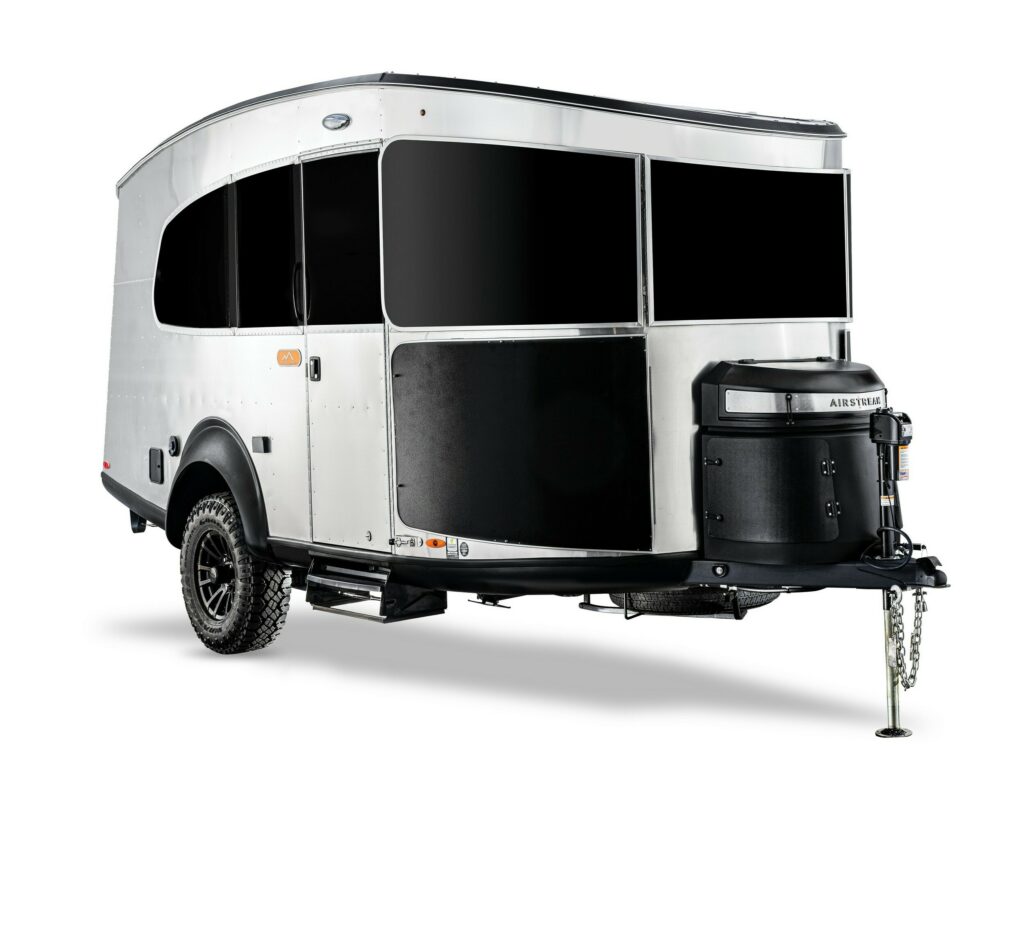  Airstream Basecamp 20Xe Goes Off-Grid With 3-Inch Lift And Big Battery