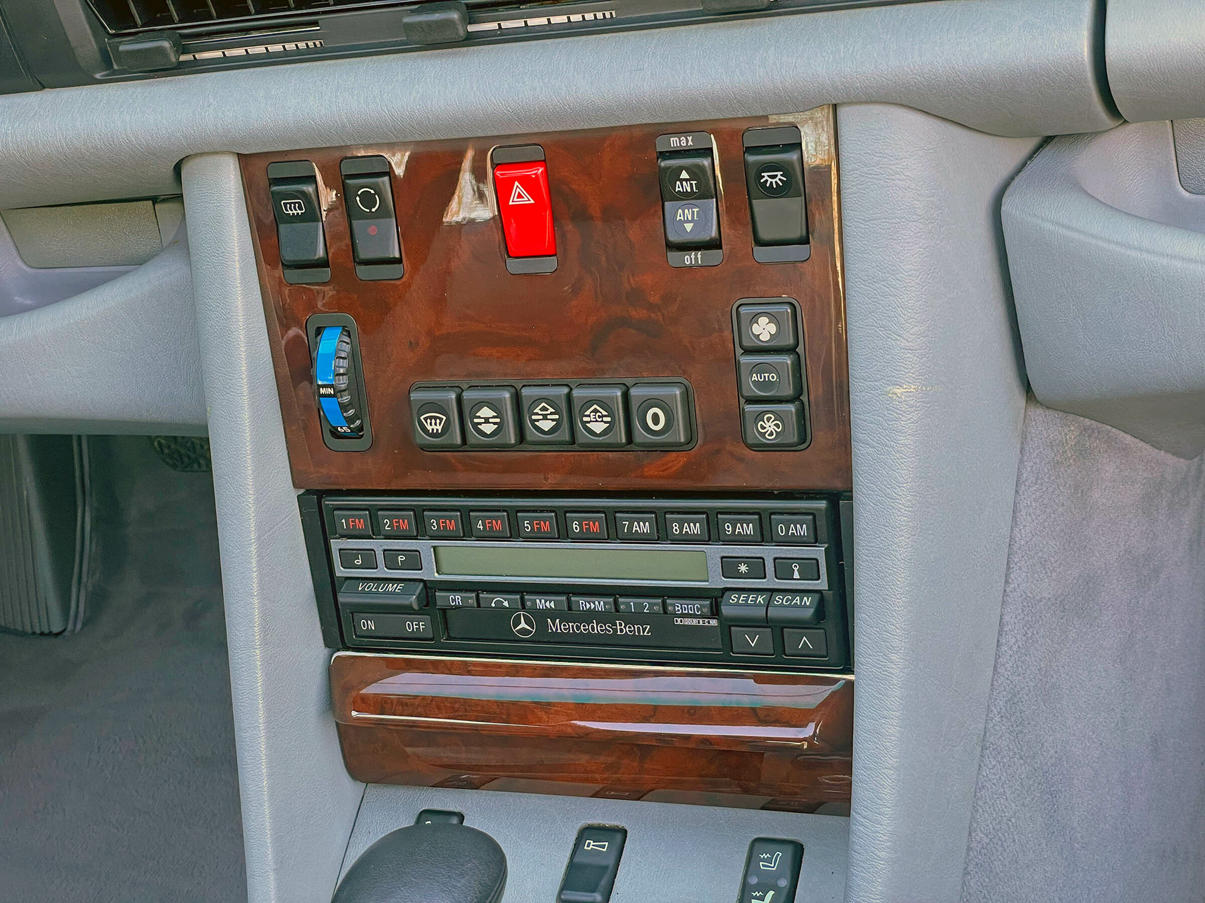 Mercedes 560SEC 00023