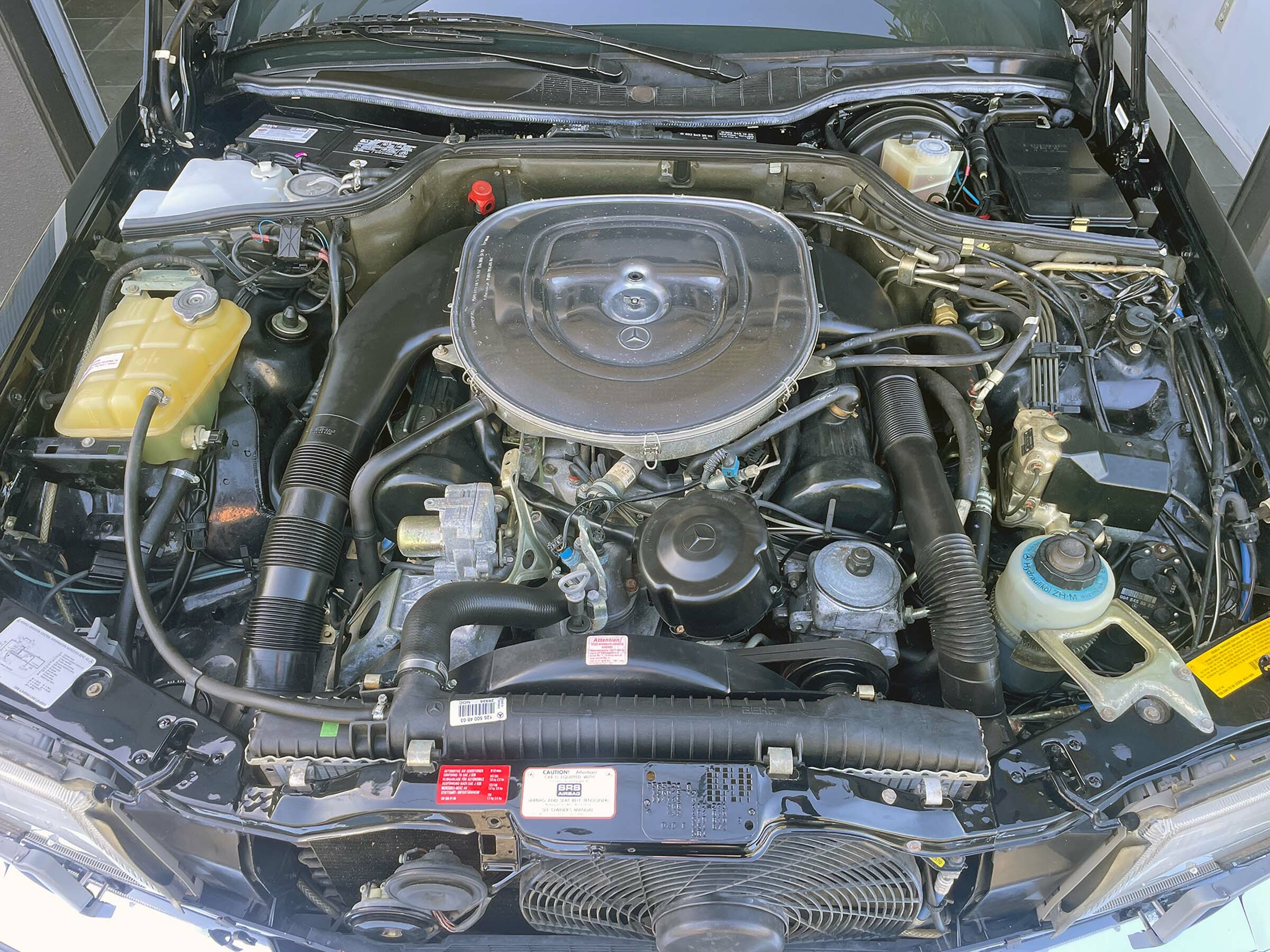 Mercedes 560SEC 00024
