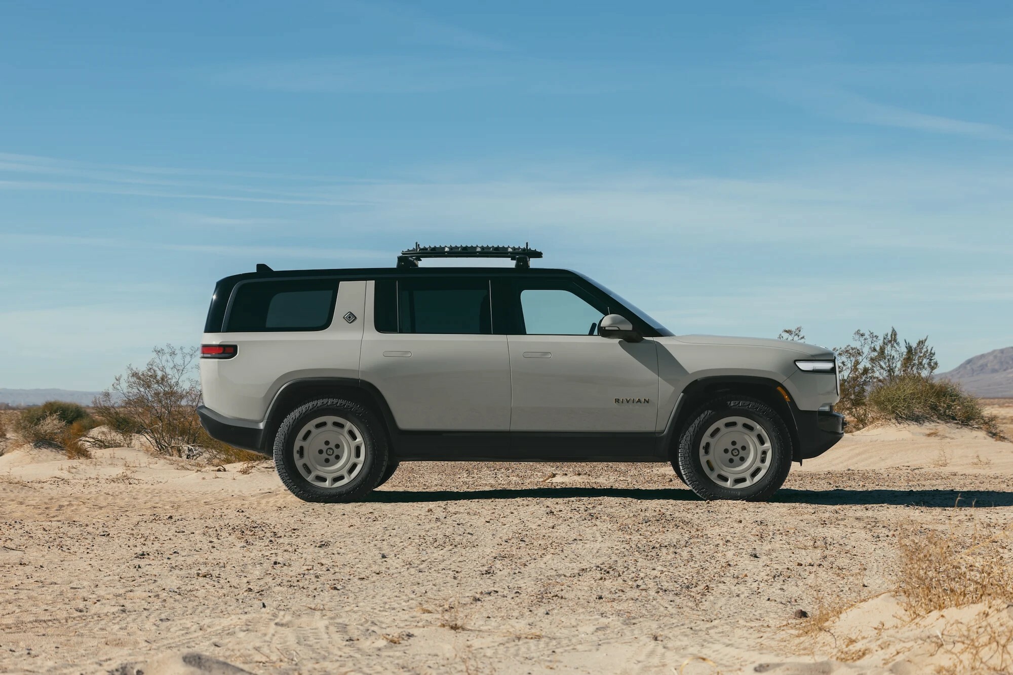 2015 Riven Car Rivian R1 Lineup Gains 850 HP California Dune Edition | Carscoops