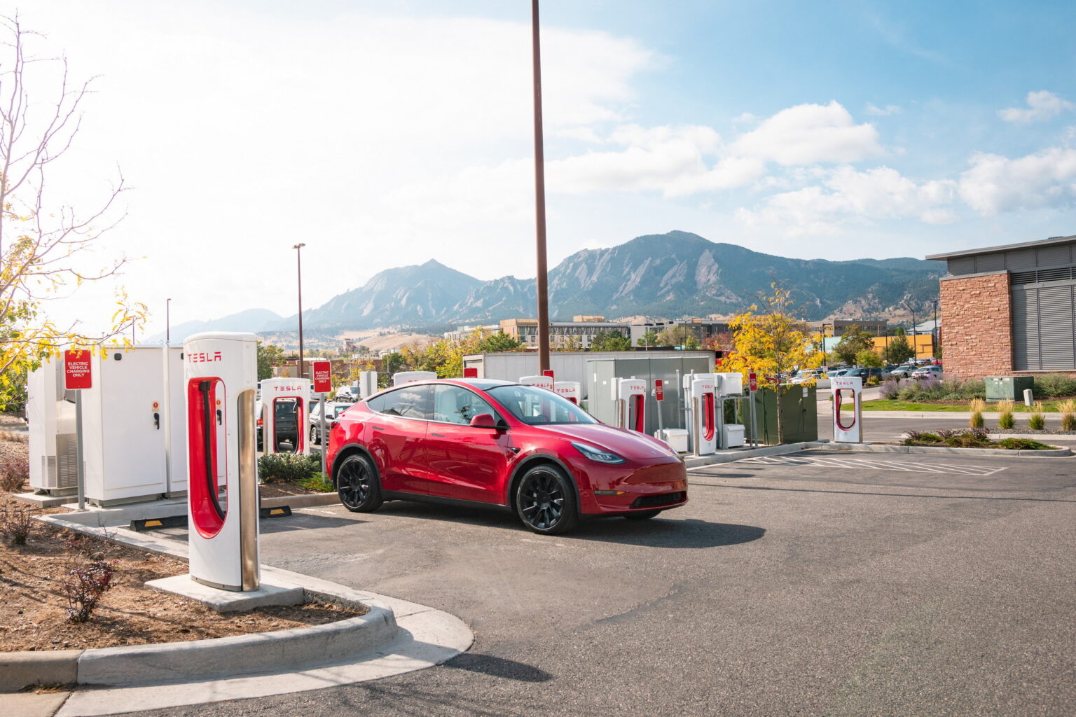 7 Tesla Supercharger Stations Torched In Massachusetts Raising Alarms ...