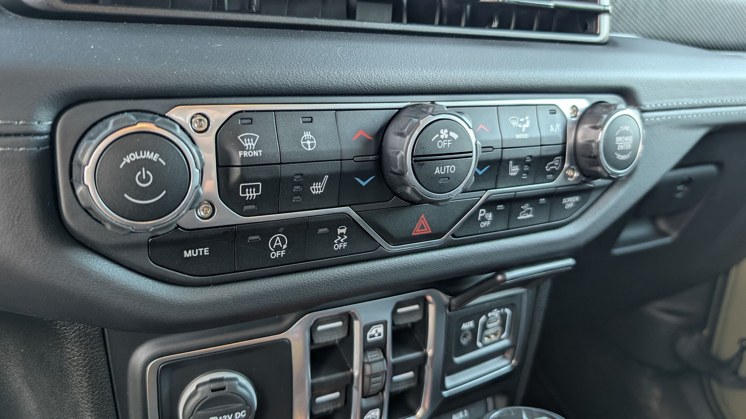 2025 Jeep Gladiator Rubicon for Carscoops by Stephen Rivers 39