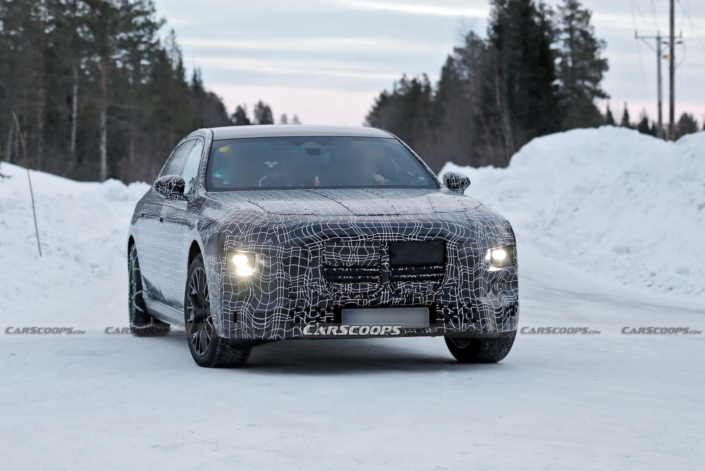 BMW 7-Series scoop 00005