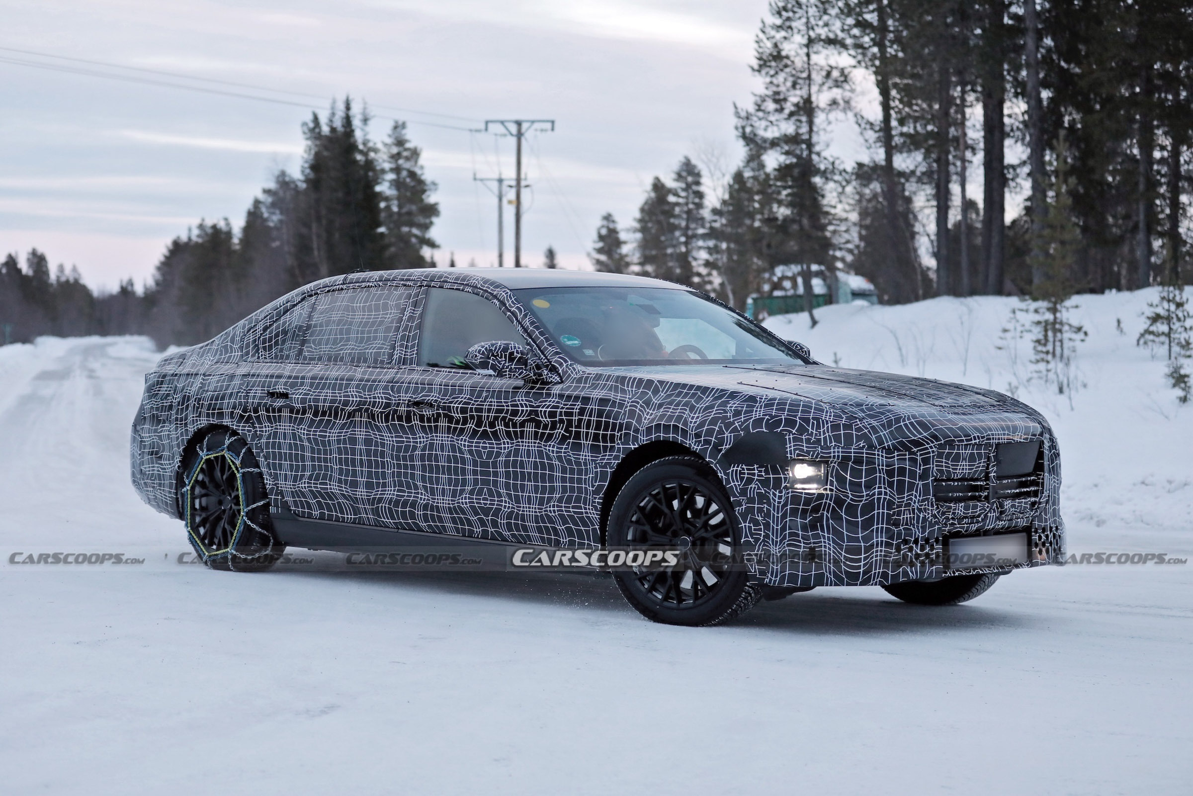 BMW 7-Series scoop 00007