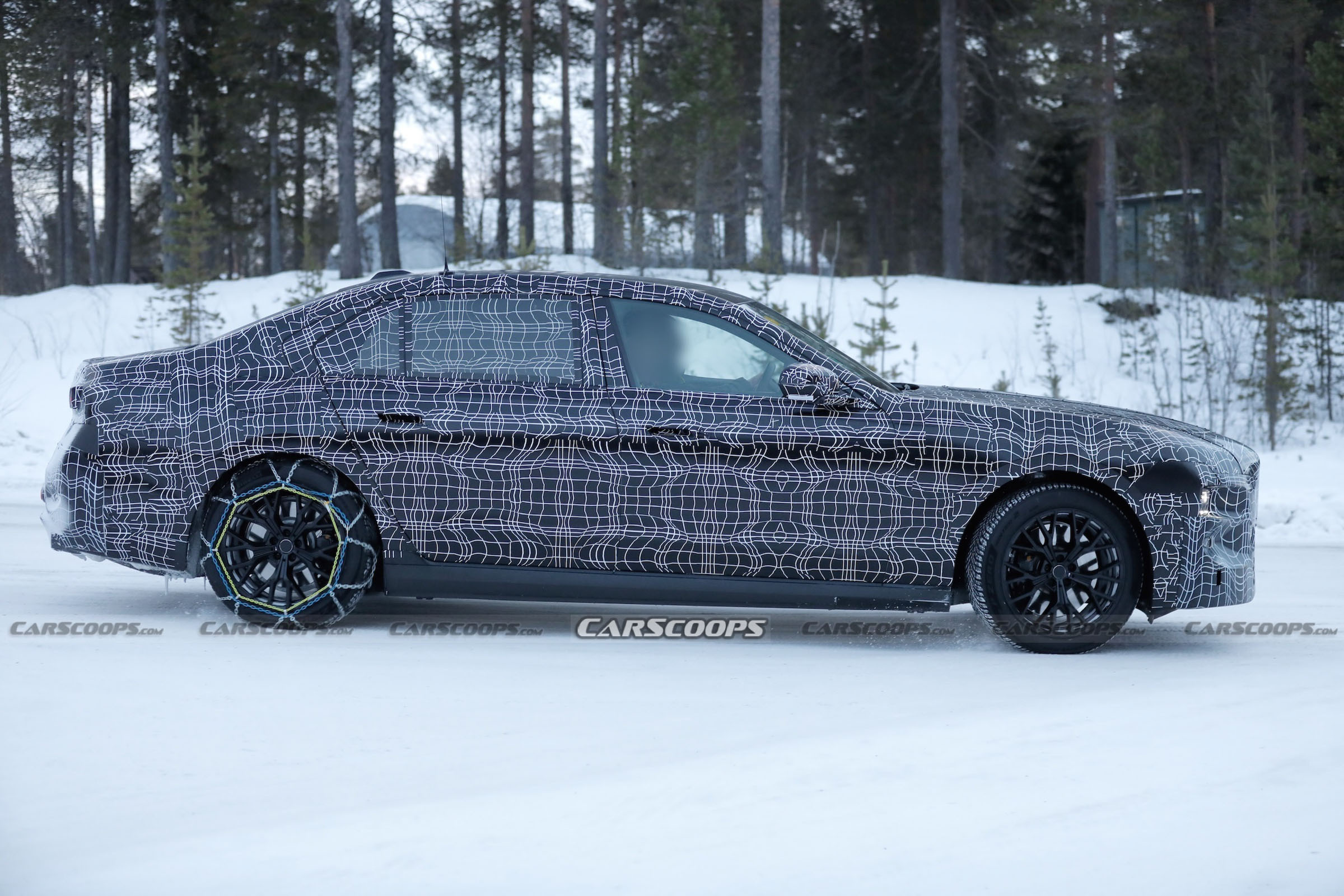 BMW 7-Series scoop 00010