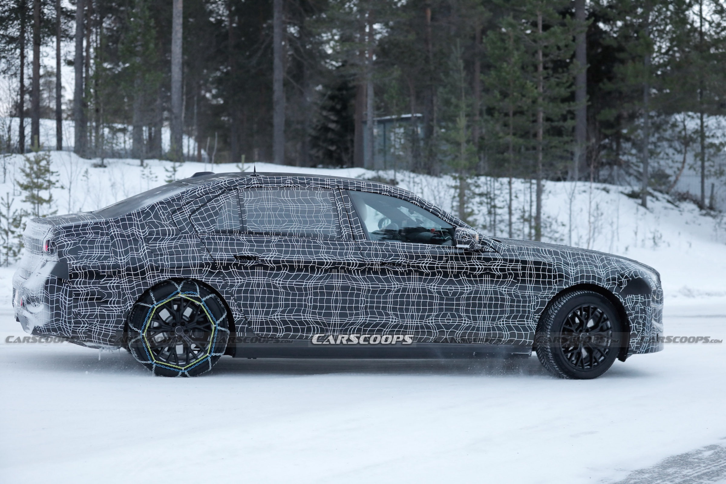 BMW 7-Series scoop 00011