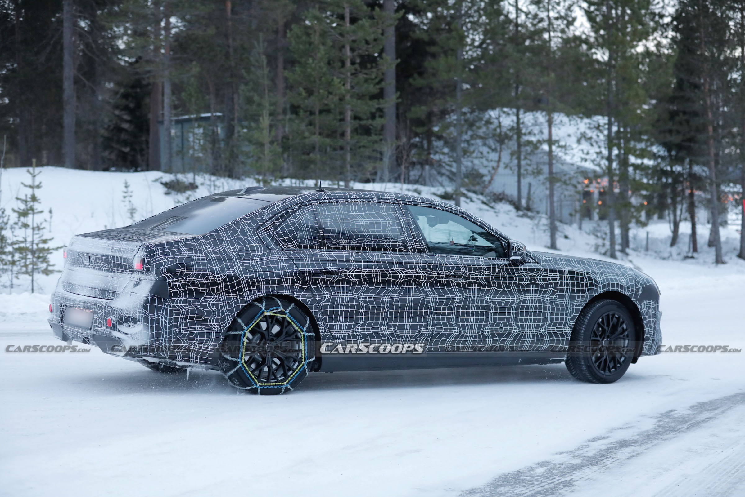 BMW 7-Series scoop 00012