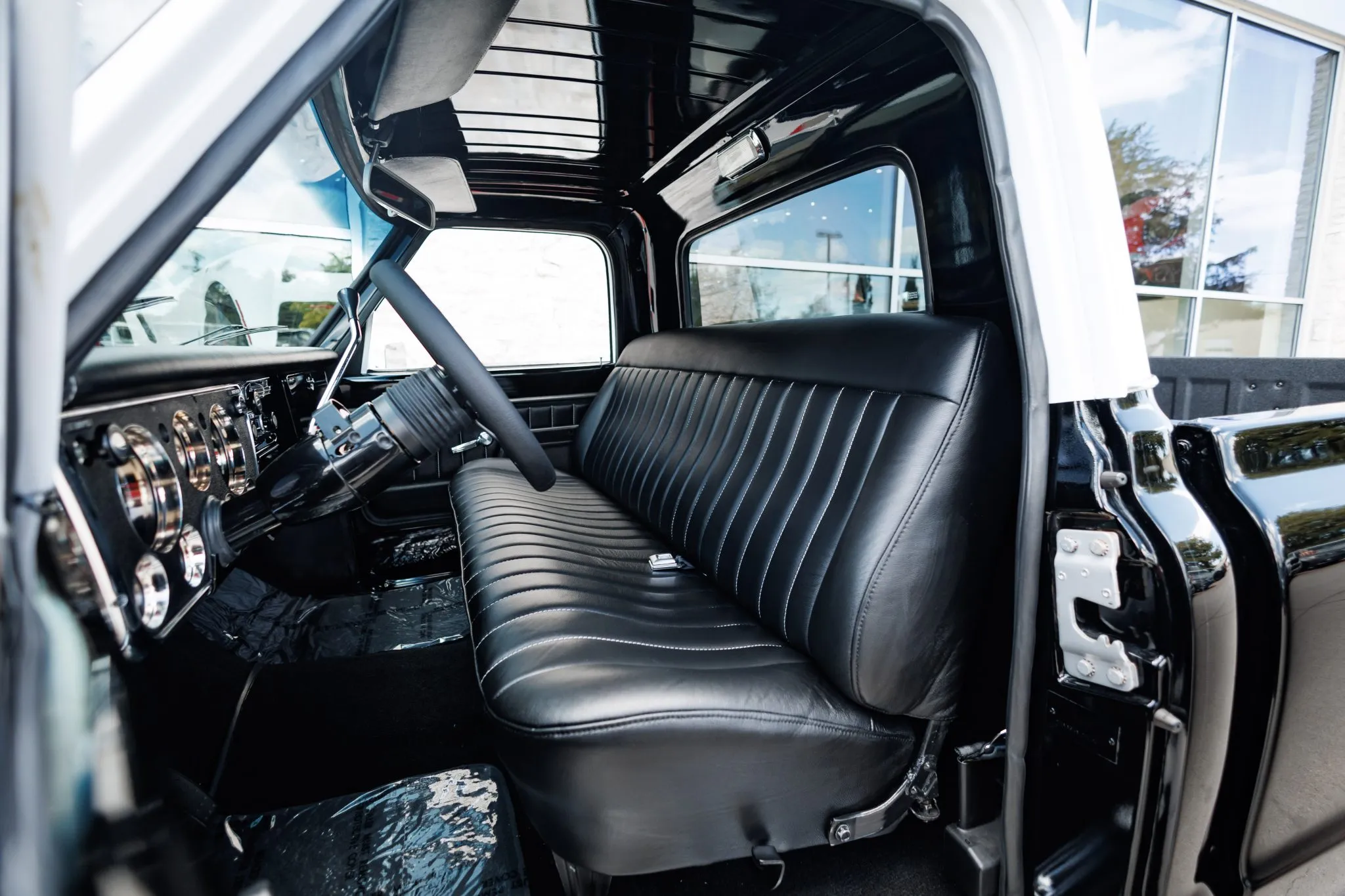 Chevrolet C10 Restomod - 12