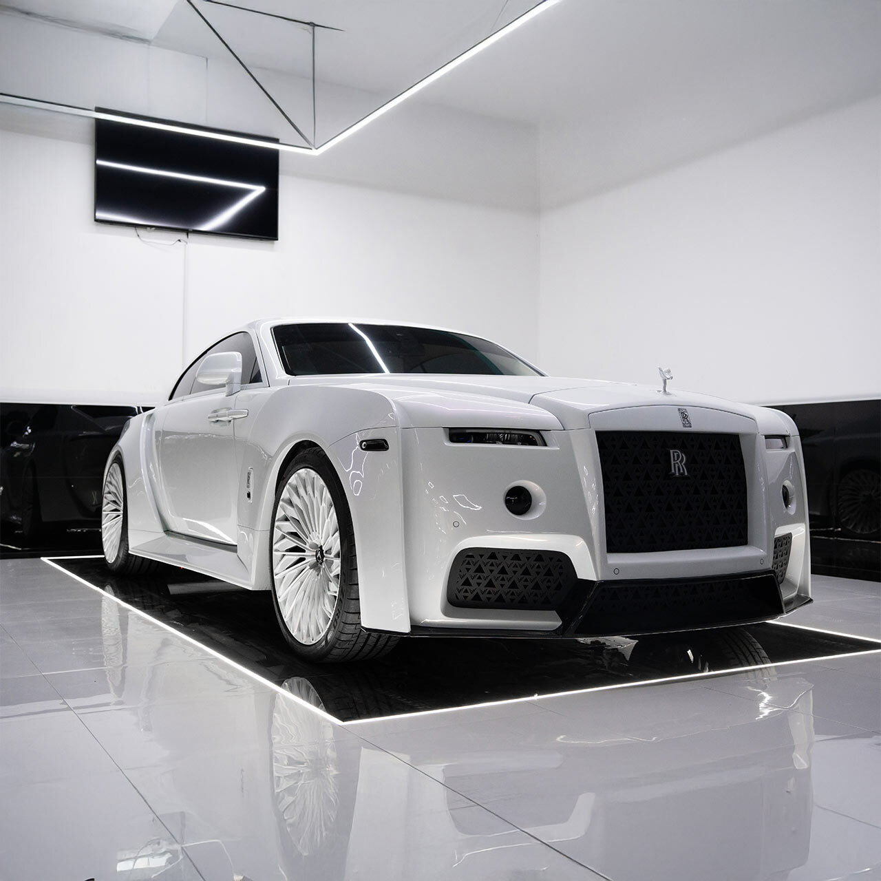 Rolls-Royce Wraith Venuum Is A Snake-Skin-Trimmed Influencer’s Dream ...