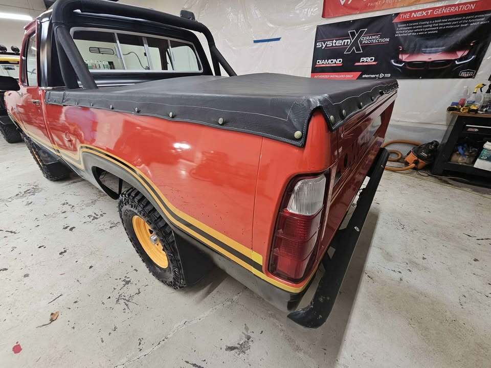 Dodge Macho Power Wagon - 5
