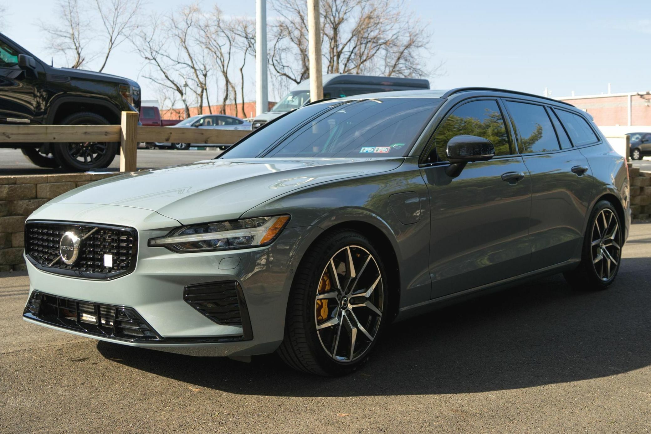 ボルボV60 This 455 HP Volvo Wagon Barely Lost Value After 2 Years And 20K