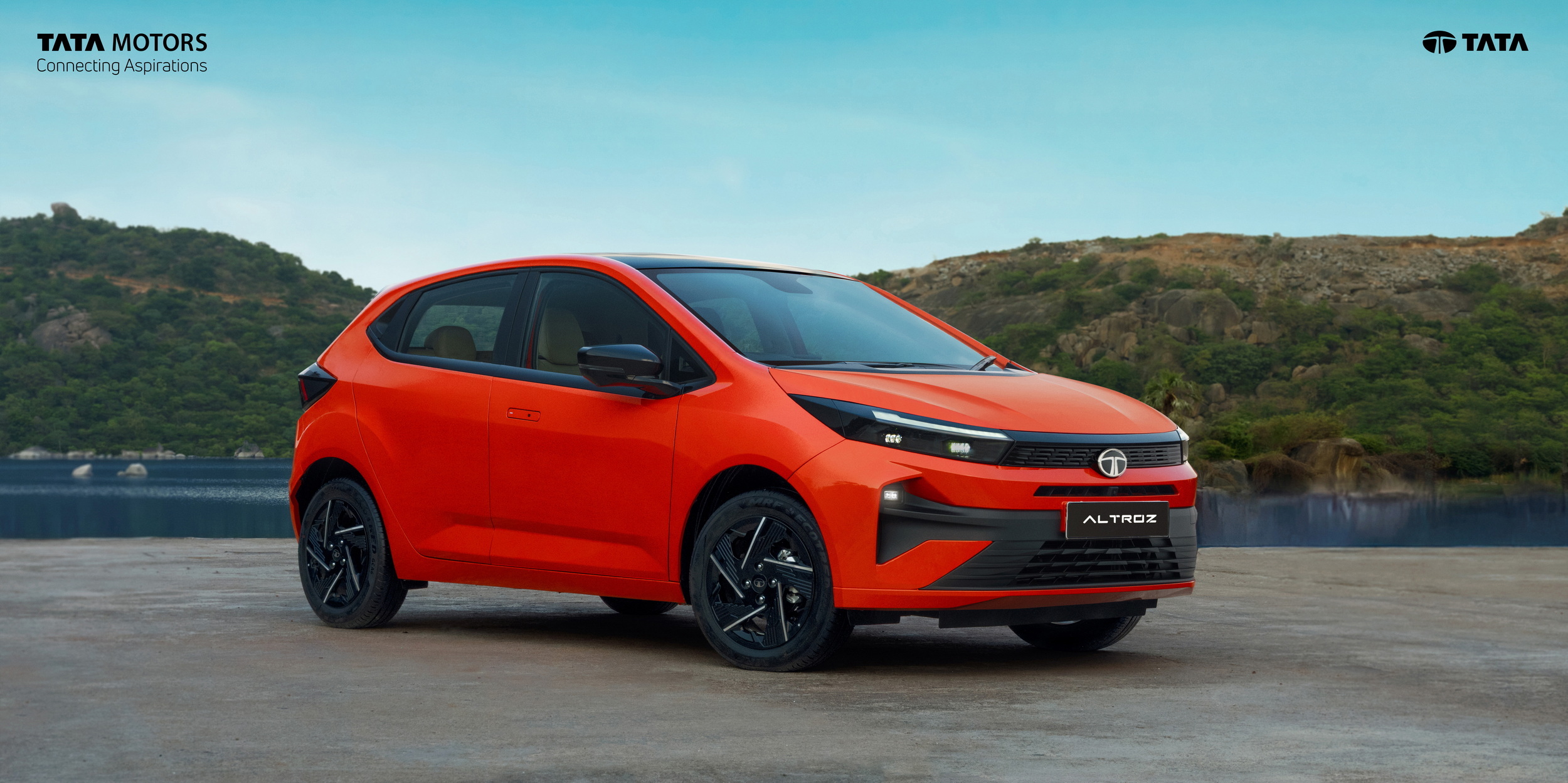 2025 Tata Altroz (2)