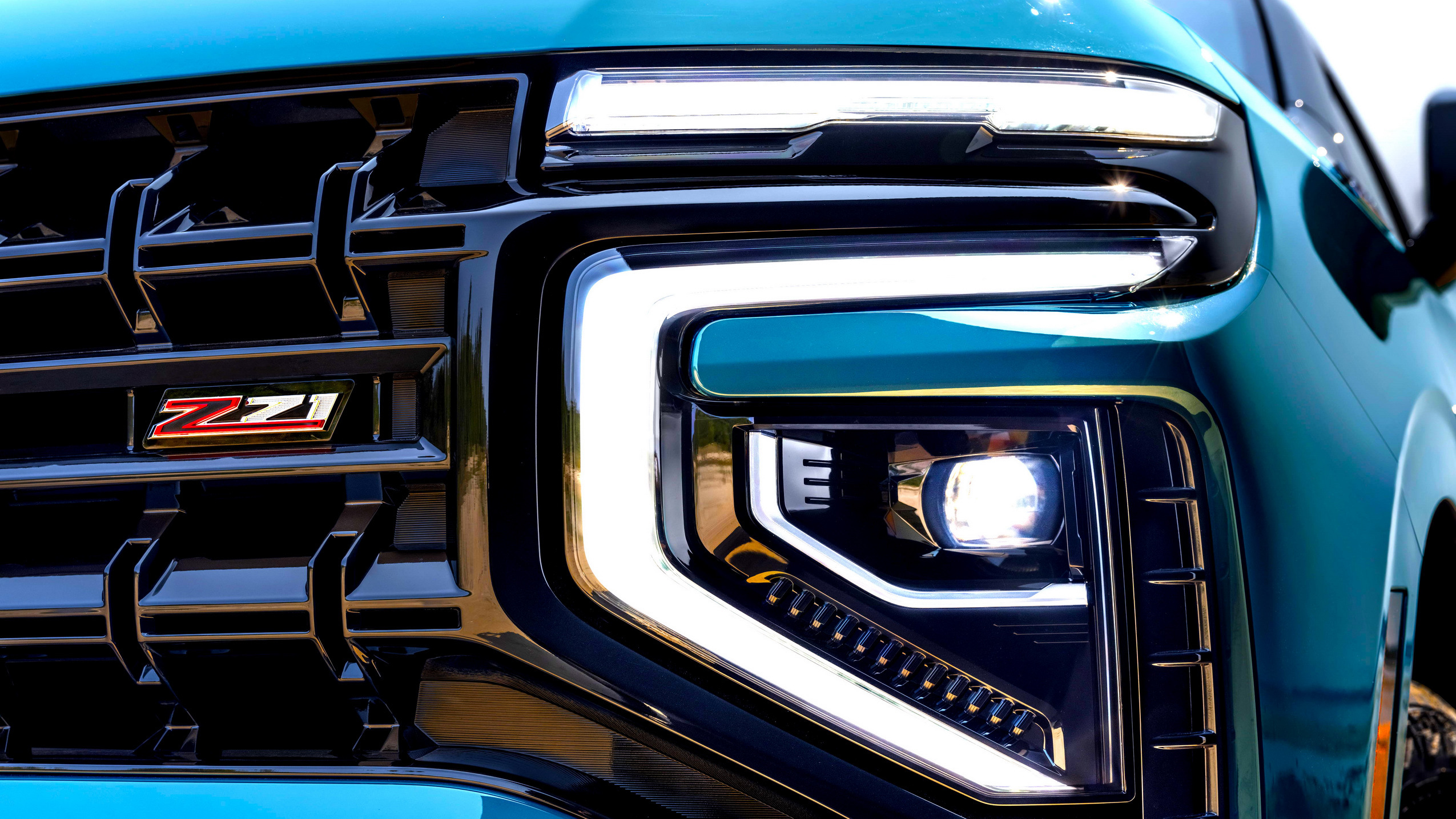 2025-chevrolet-tahoe-z71-004 copy