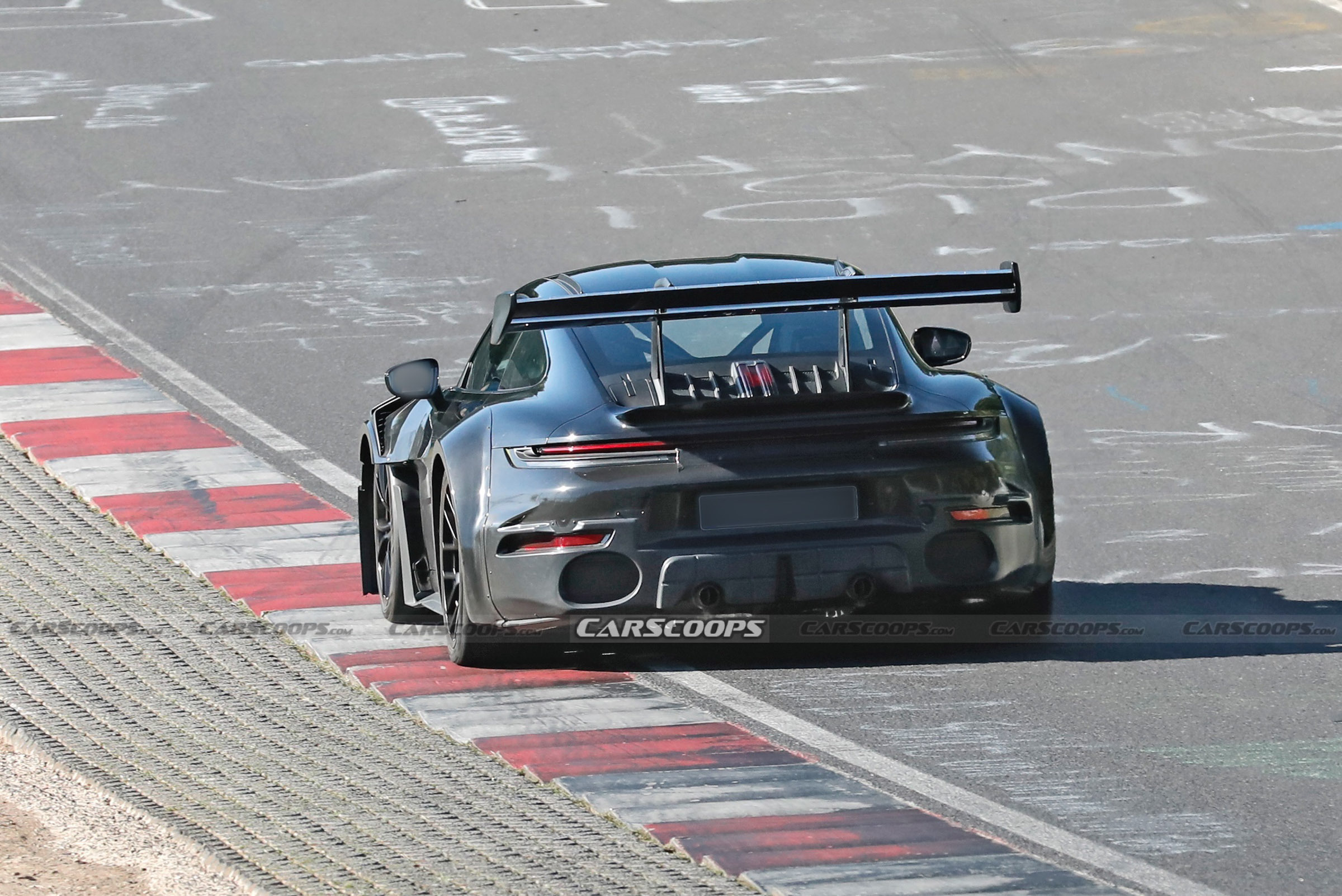 New Porsche 911 GT2 RS Flaunts Its Huge Fenders Because A GT3 RS Is ...