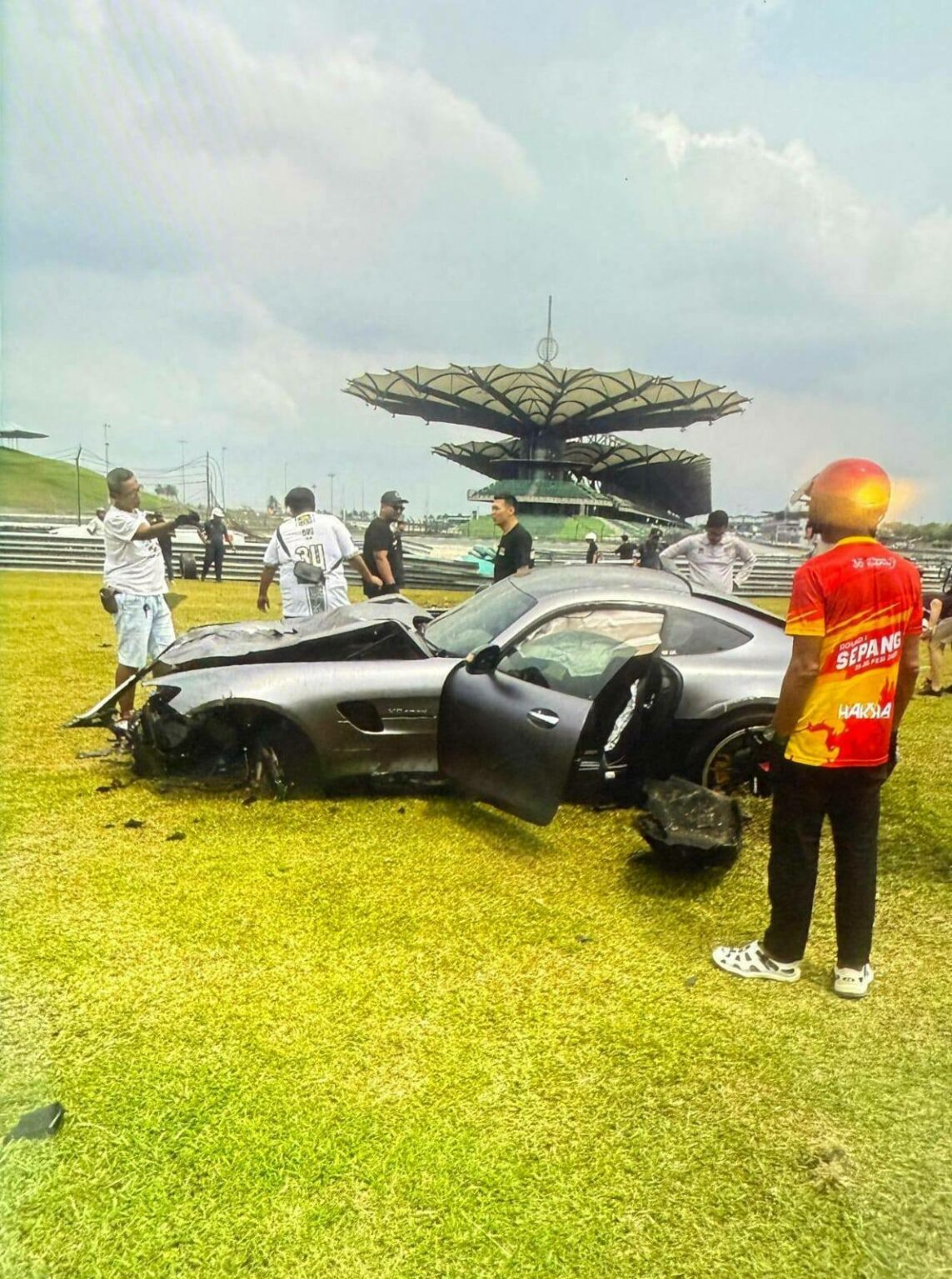 Sitemapcdatahttpswudinf Inetcomamg Gt Crashes Into Crowd