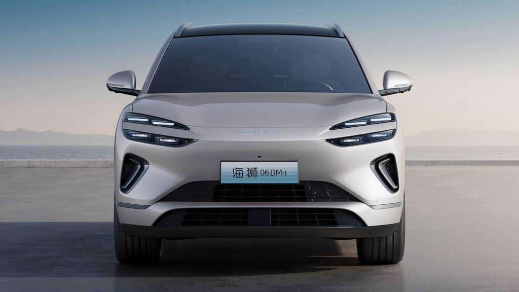  Major Carmaker Sued Over One Toilet Per 31 Workers And Other Horrors