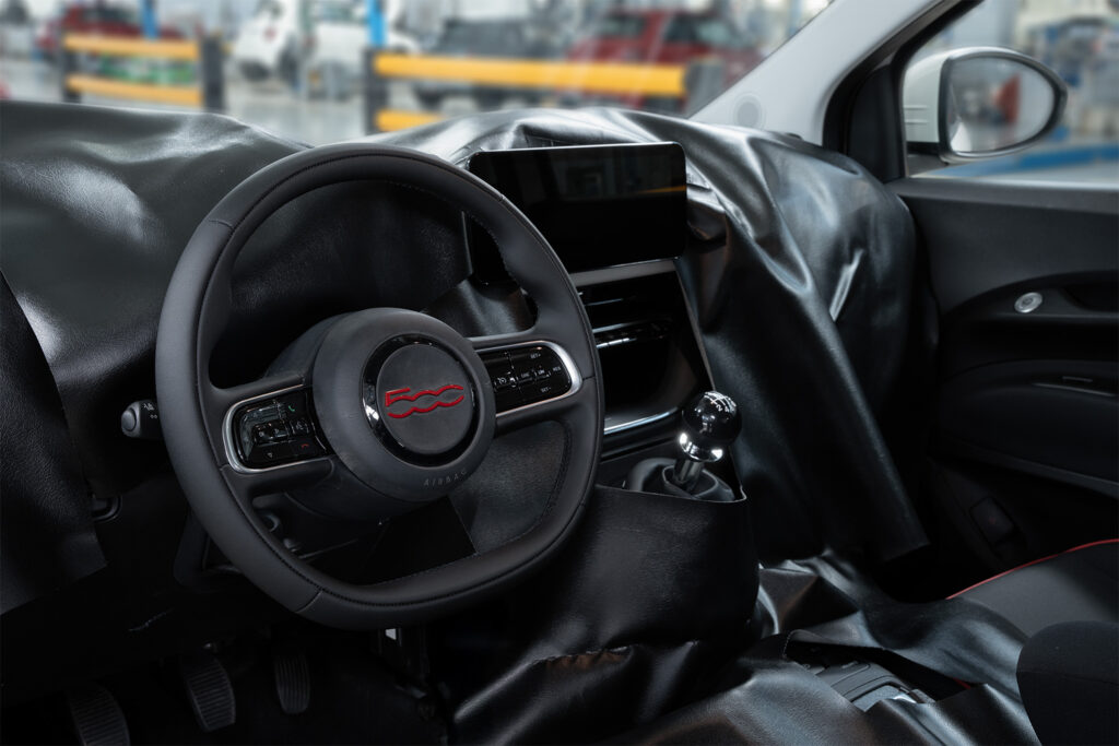  Fiat’s 500 Hybrid Lets You Shift Your Own Gears