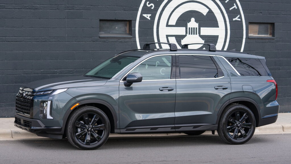  Hyundai Warns Palisade Owners To Park Outside Now