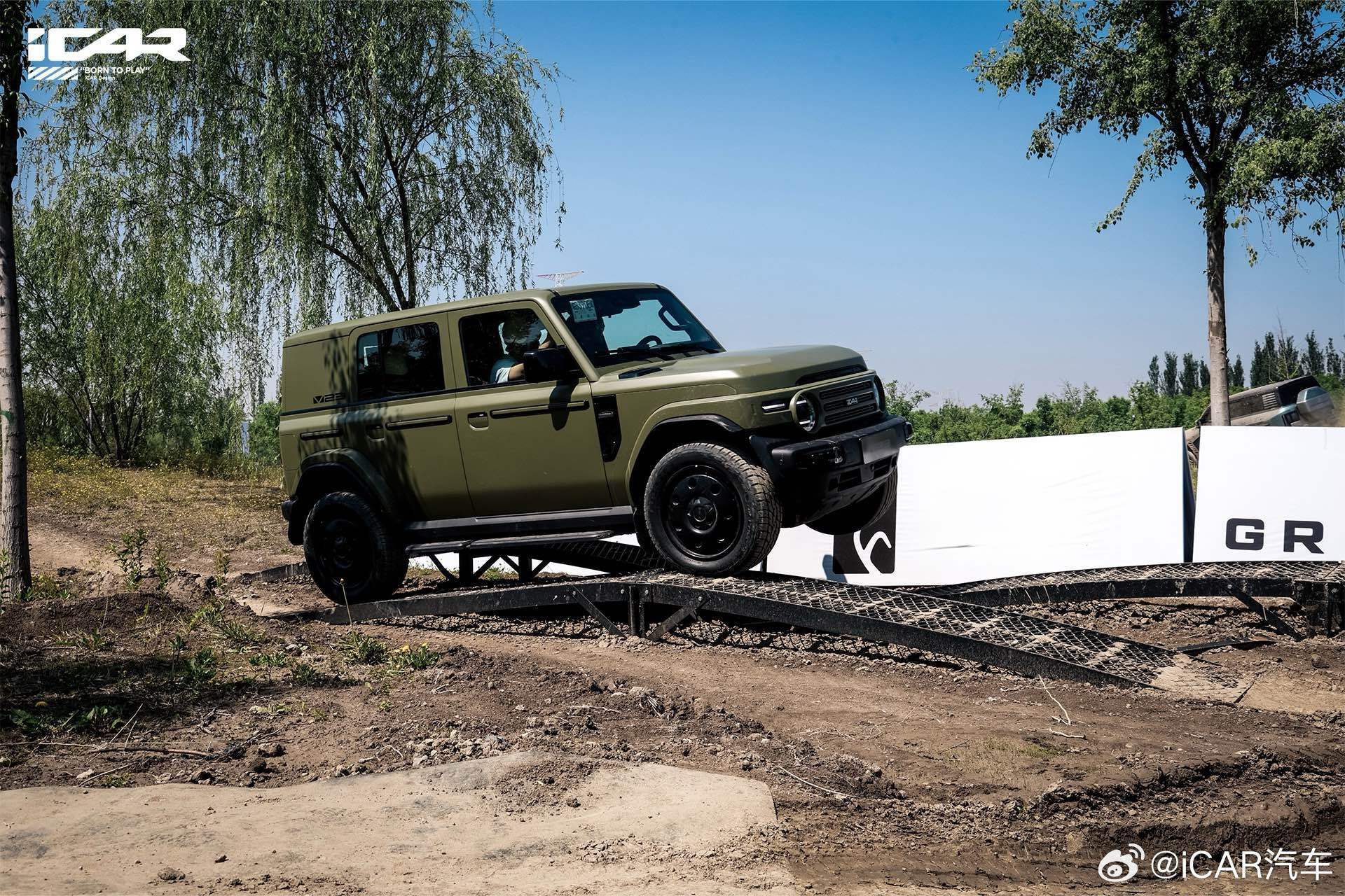 This Retro SUV From China Costs Less Than A Used Versa