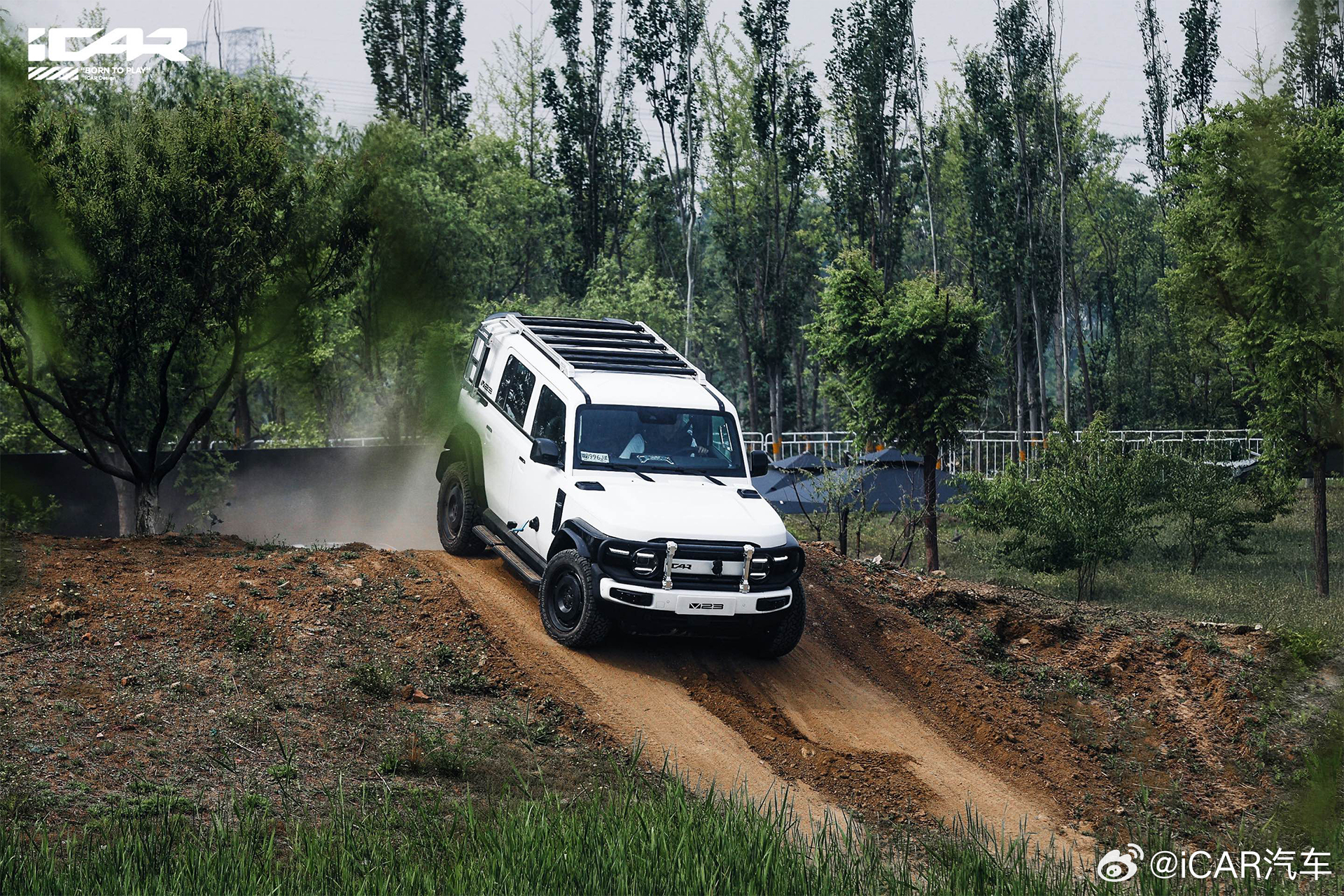 This Retro SUV From China Costs Less Than A Used Versa