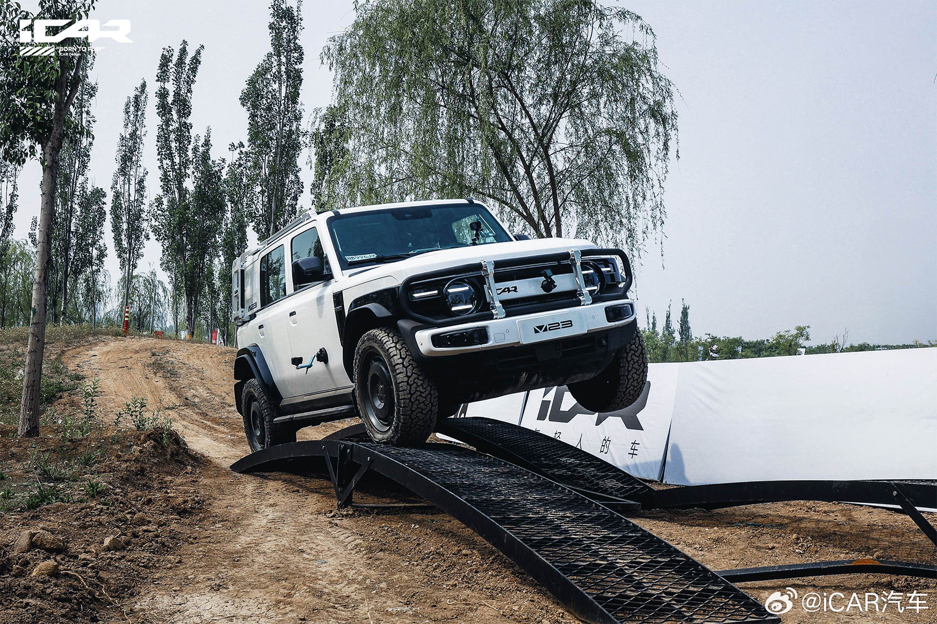 This Retro SUV From China Costs Less Than A Used Versa