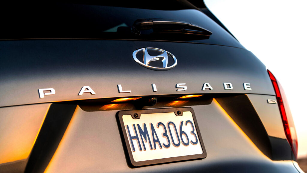  Hyundai Warns Palisade Owners To Park Outside Now