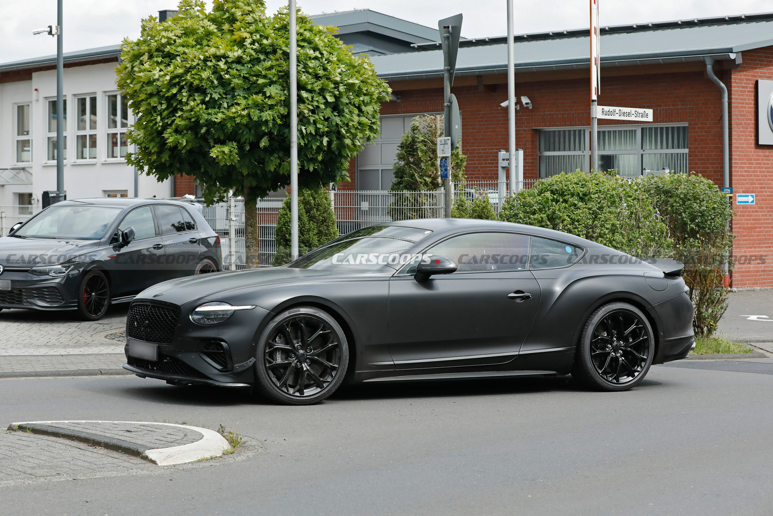 Bentley Built Something That Looks Like It Wants To Eat Supercars Alive ...