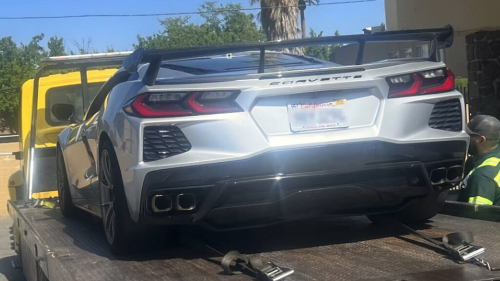  Two American Icons Race, Only One Makes The Turn